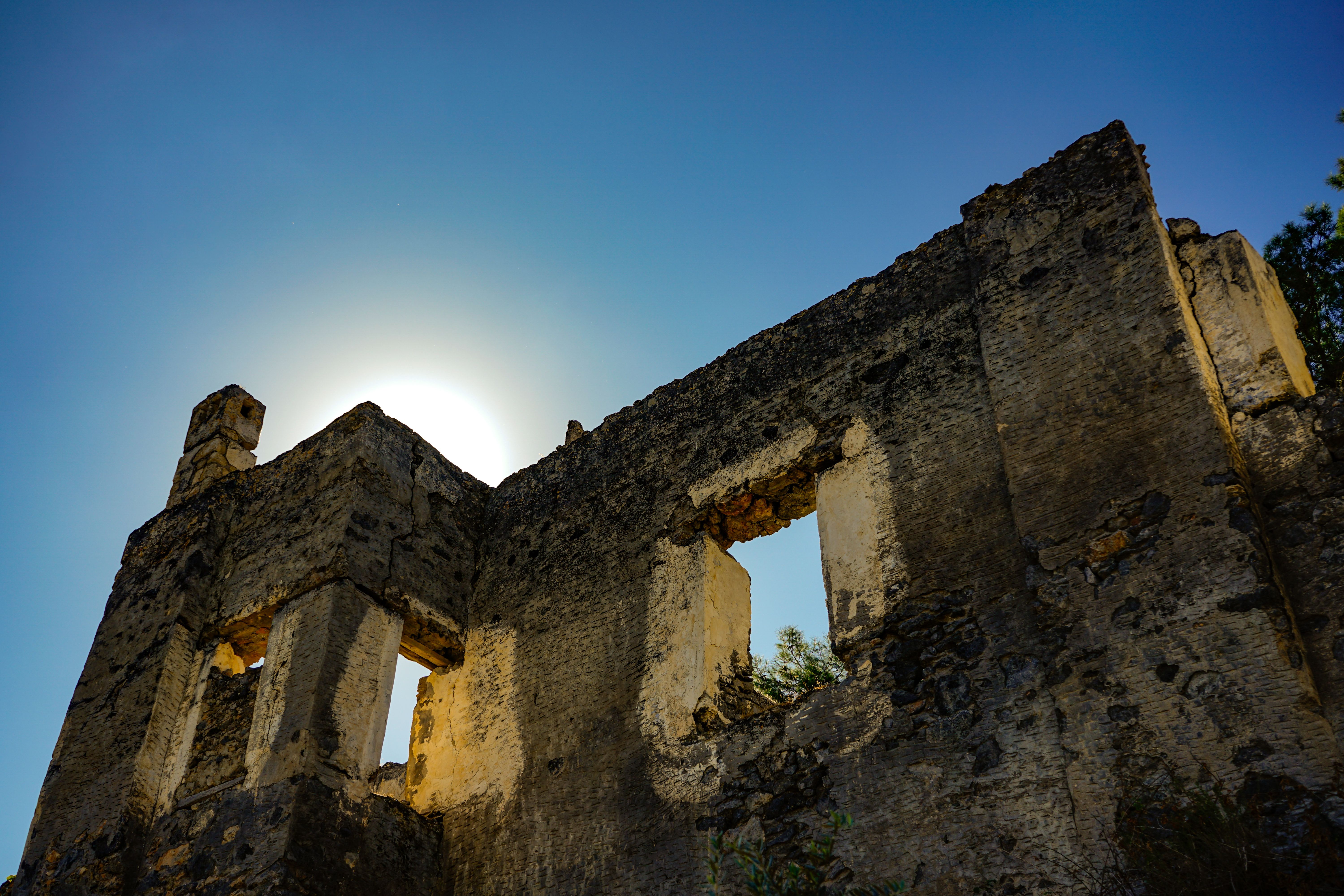 Ruiny Folly