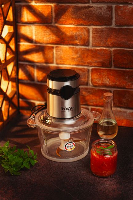 Comparing value: Is the Cuisinart Compact Blender Worth It?
