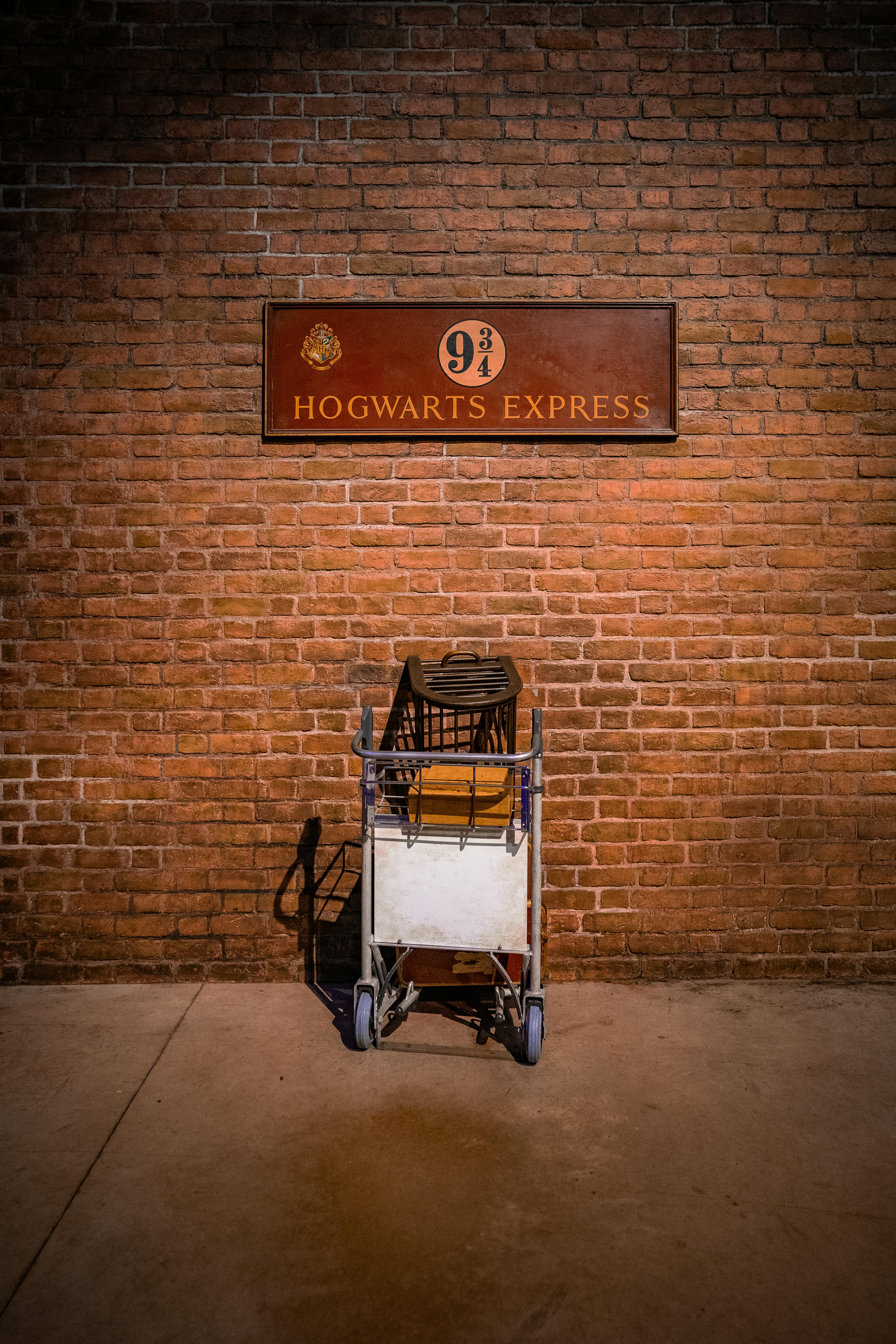 London Kings Cross Station: Discover Secrets That Will Amaze You 4 Exploring the Magic of Platform 9¾: Why Harry Potter Fans Flock to London Kings Cross