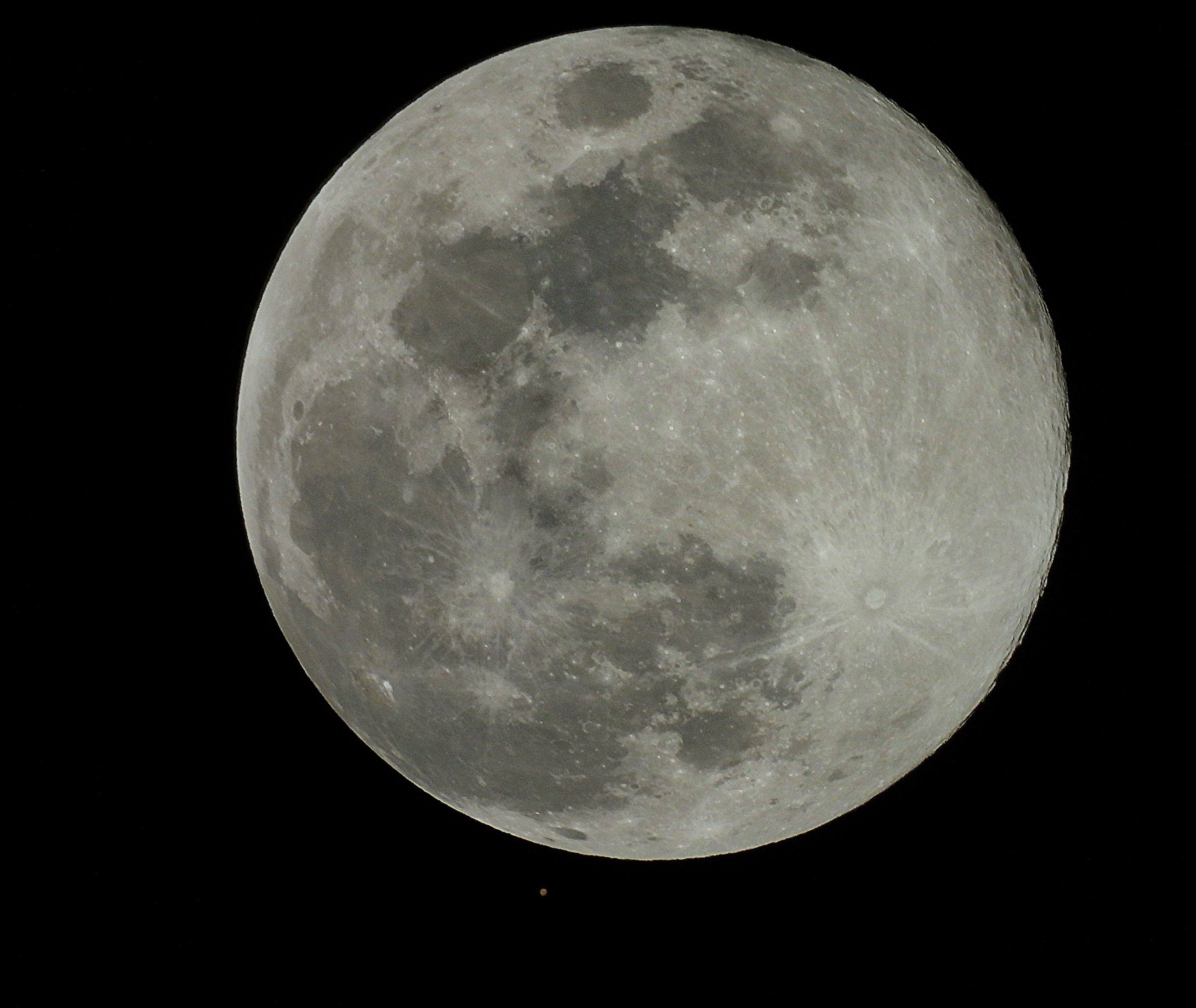 NASA Selects Intuitive Machines to Deliver Artemis Science, Tech to Moon — Photo by Jay Brand on Pexels