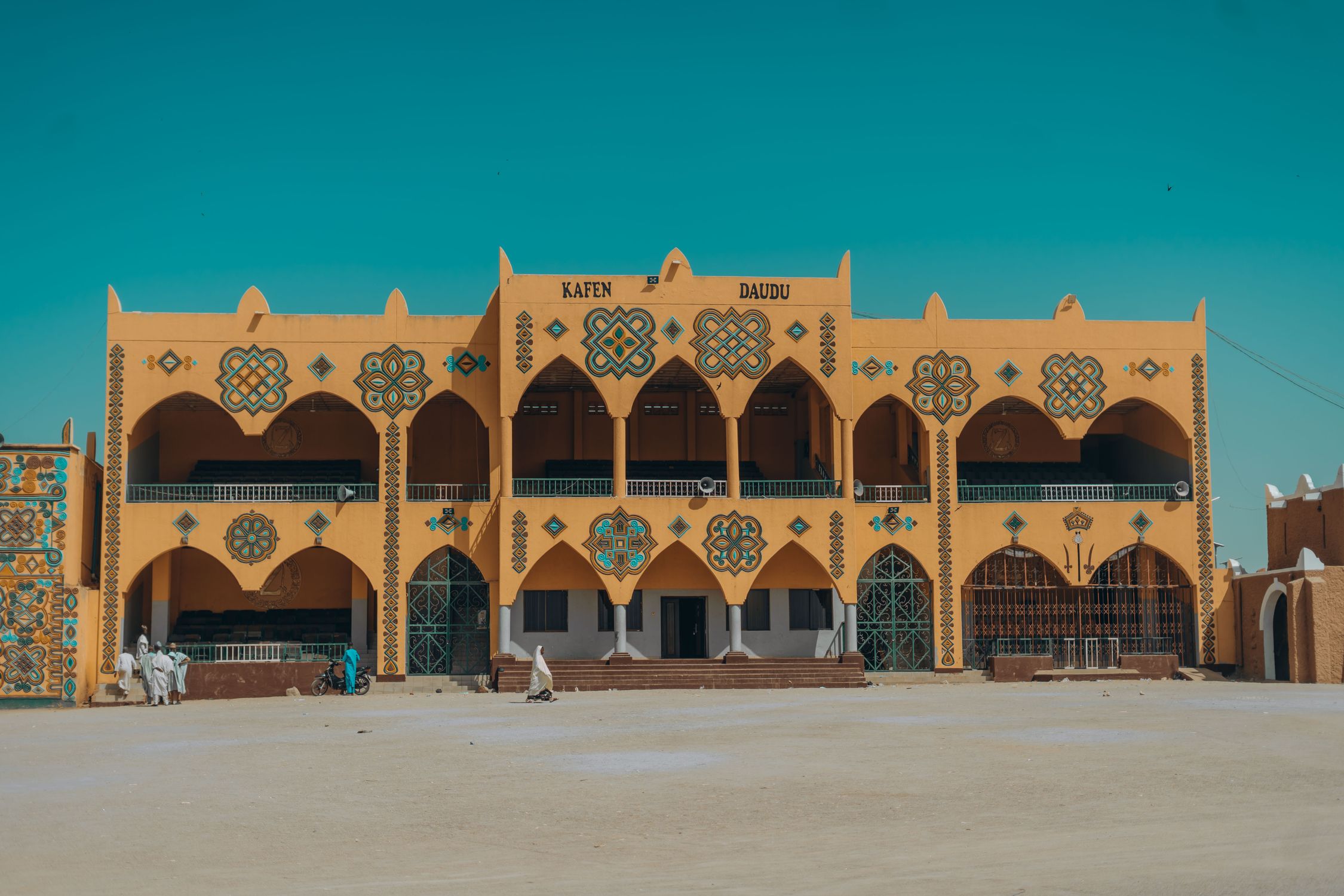 Building Arid Unique Architectural Building in Arid Setting · Free Stock Photo