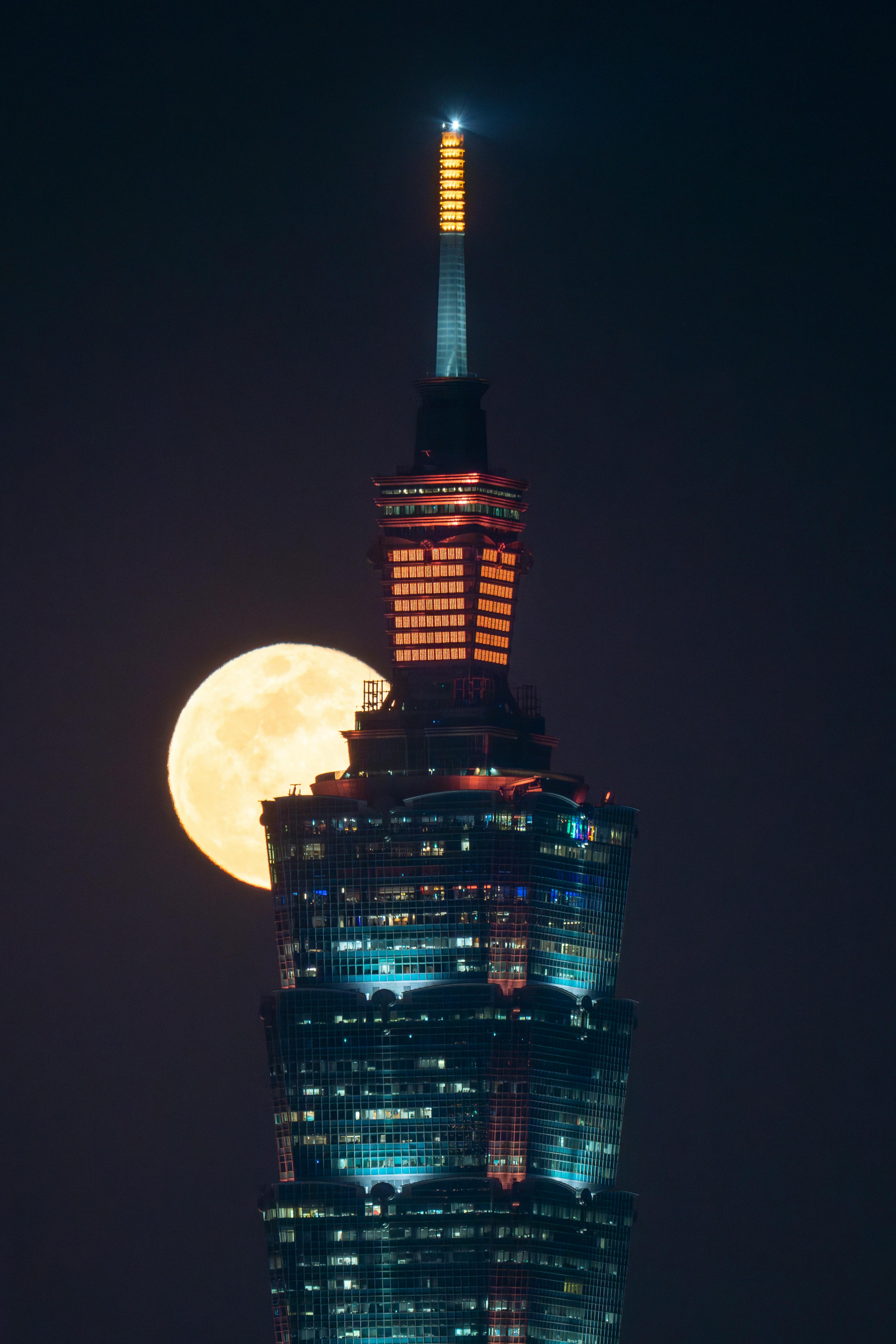 Taipei 101 Against Full Moon at Night · Free Stock Photo