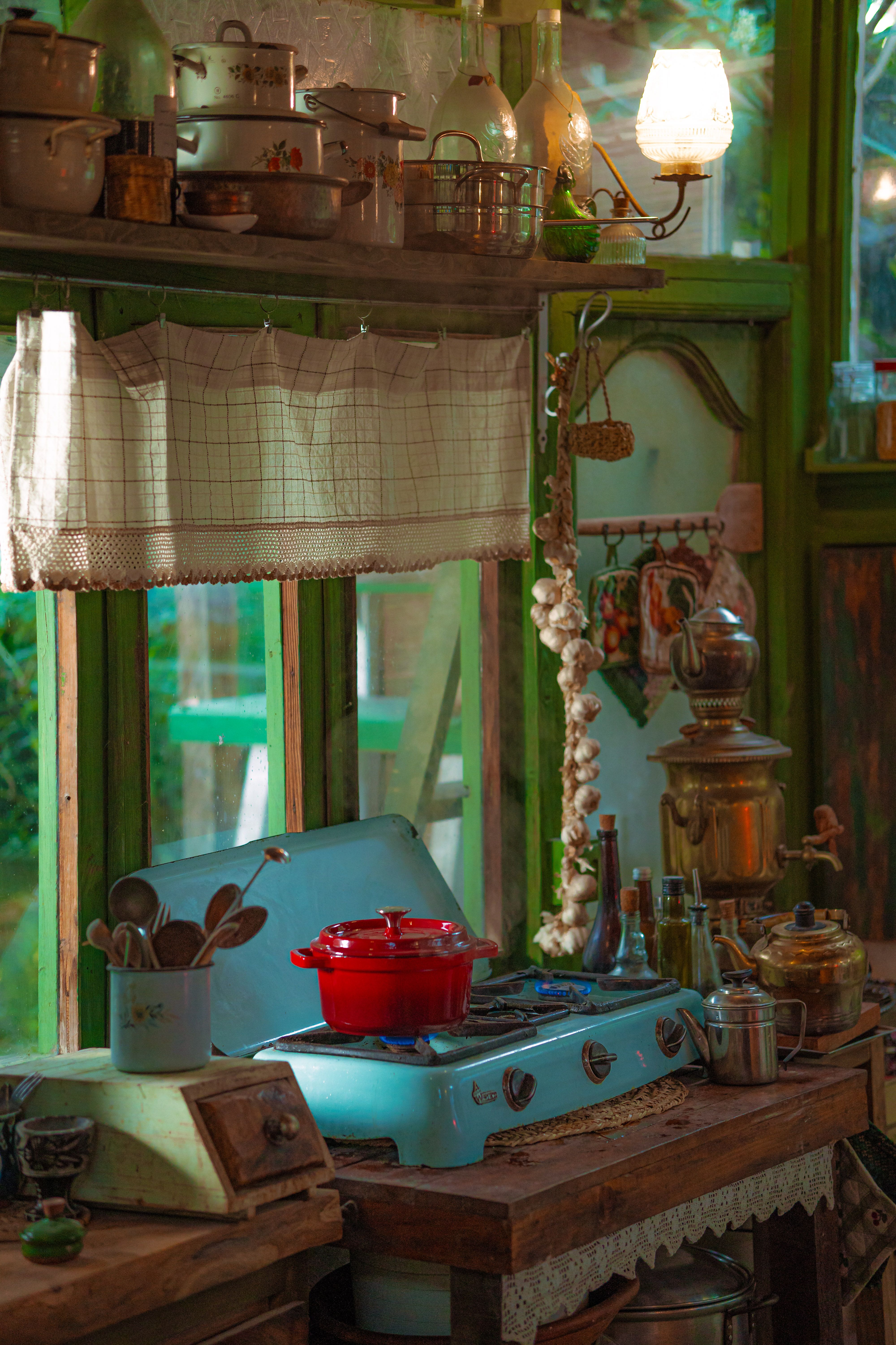 Cozy Vintage Kitchen Interior with Rustic Decor · Free Stock Photo