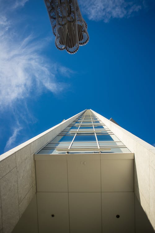 Photographie En Contre Plongée D'un Immeuble De Grande Hauteur