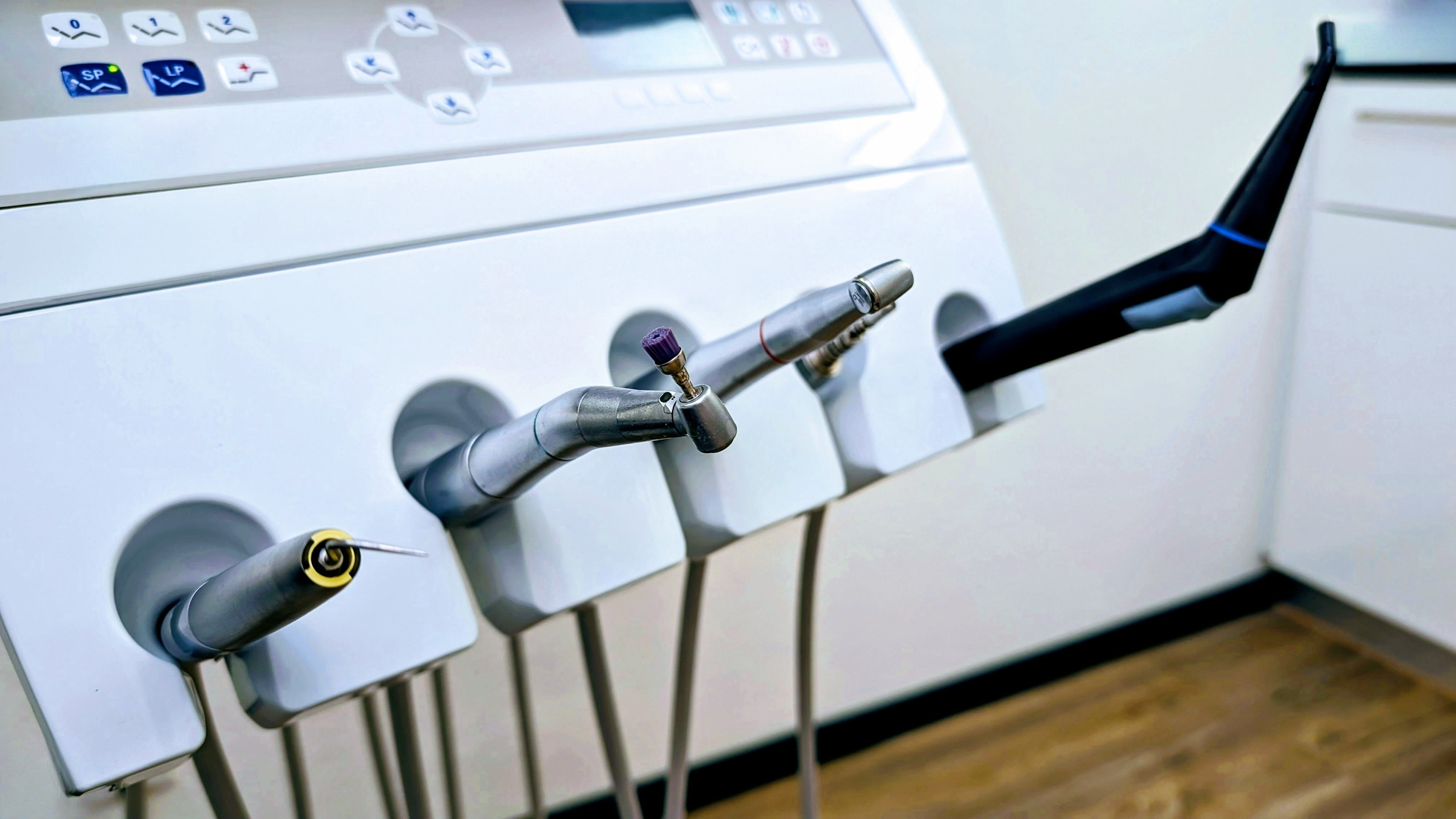 advanced-dental-equipment-in-a-modern-clinic-free-stock-photo
