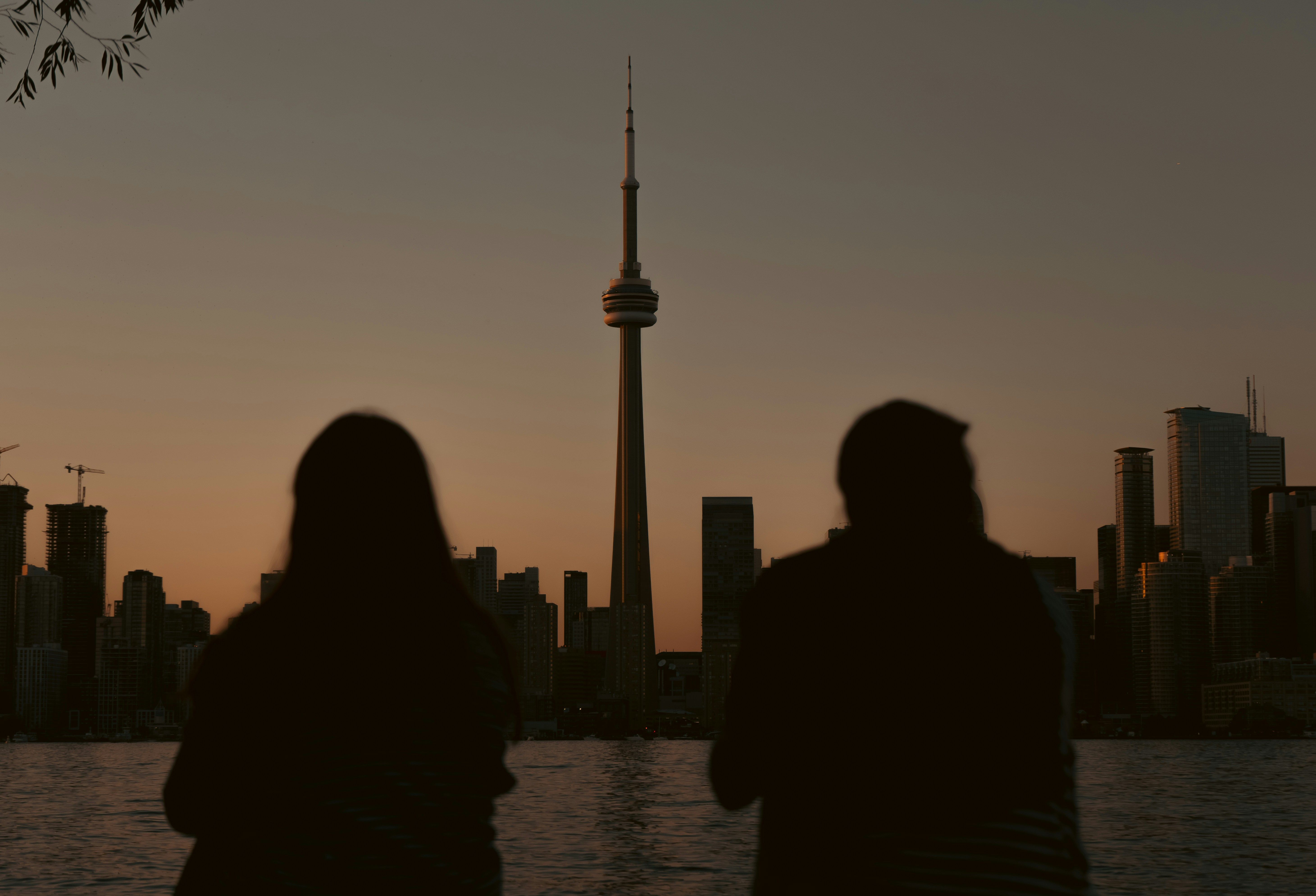 Why Toronto Professionals Prefer SponsorClub Over Traditional Apps — SponsorClub