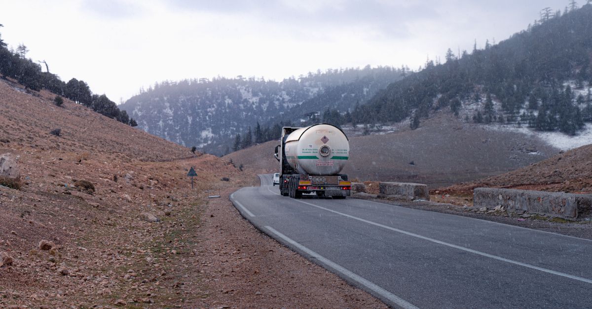 AI Dashcams vs Traditional Dashcams: ROI Comparison for US Fleet Managers