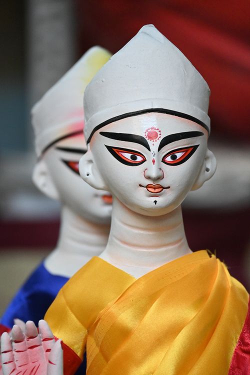 Free Close-up of traditional dolls with colorful attire, showcasing cultural artistry in Kolkata, India. Stock Photo