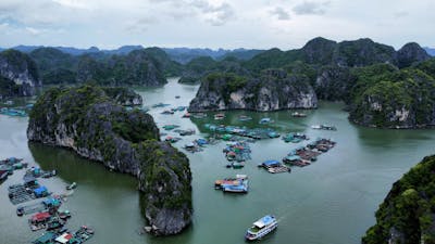 Quần thể đảo ven bờ nhìn từ trên cao