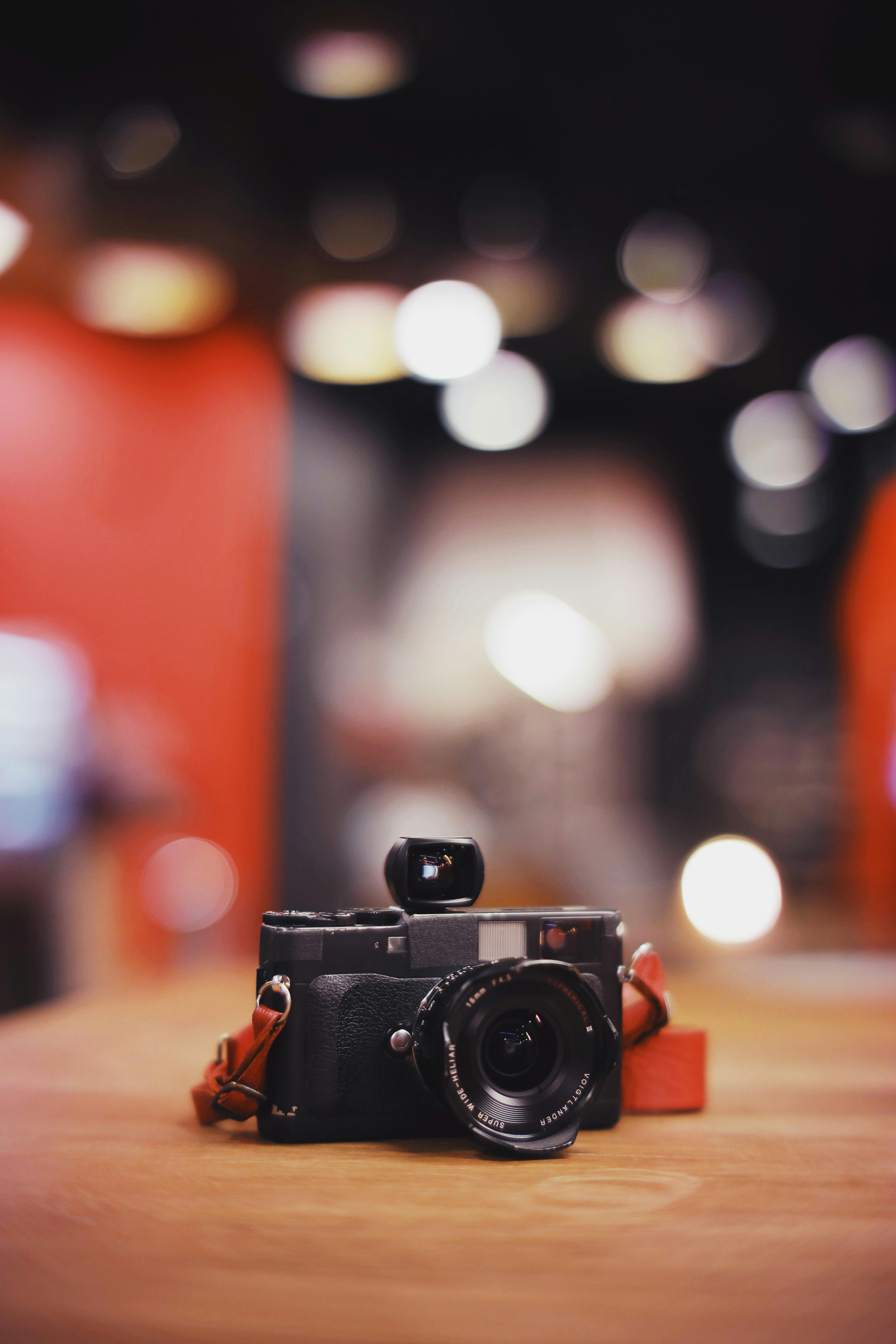 Black Pointandshoot Camera Macro Photography · Free Stock Photo