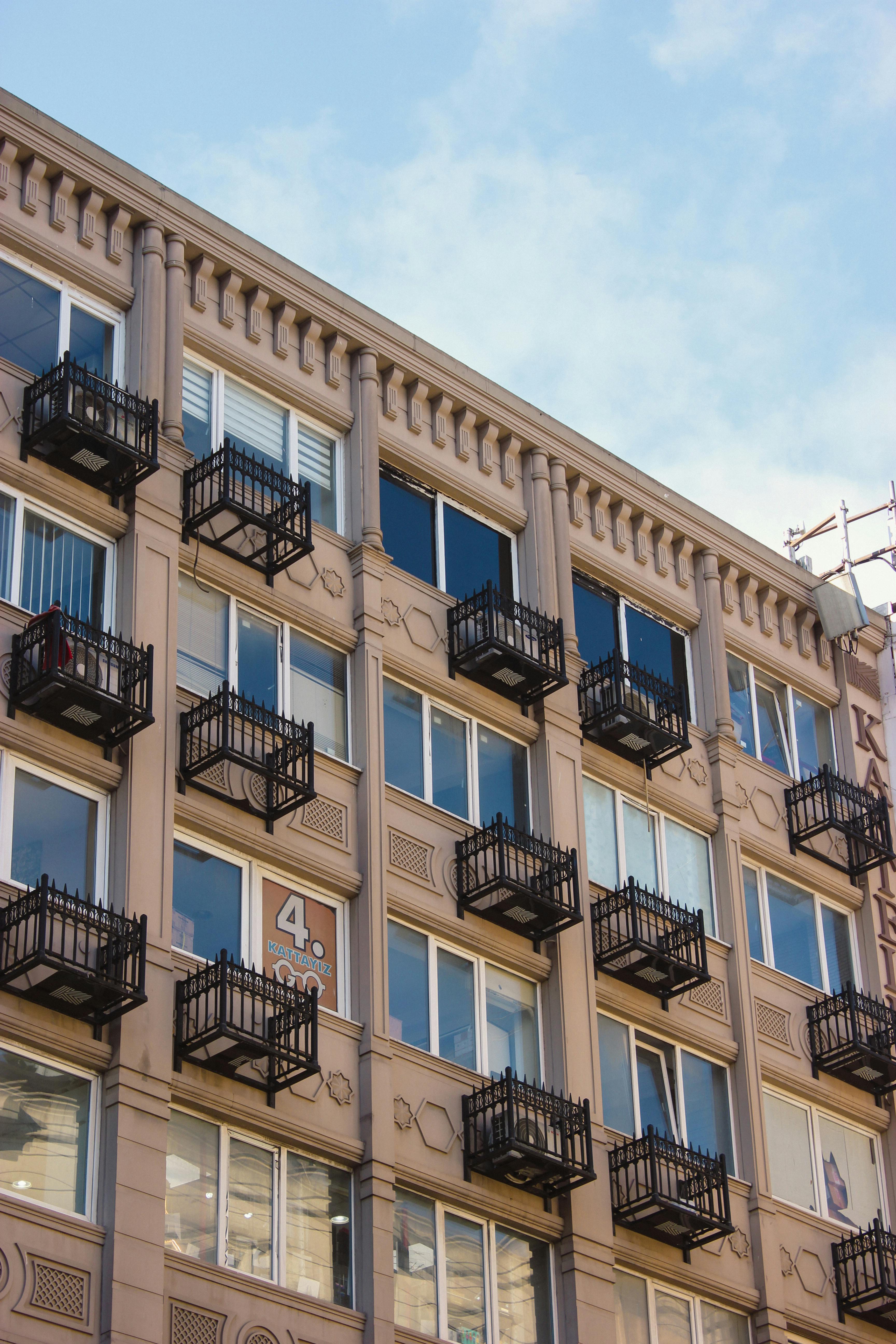 Анализ застройщика и его репутации