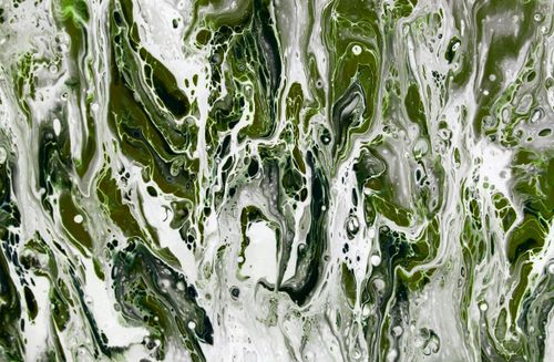 Free Dynamic abstract fluid art with green and white colors creating organic patterns. Stock Photo