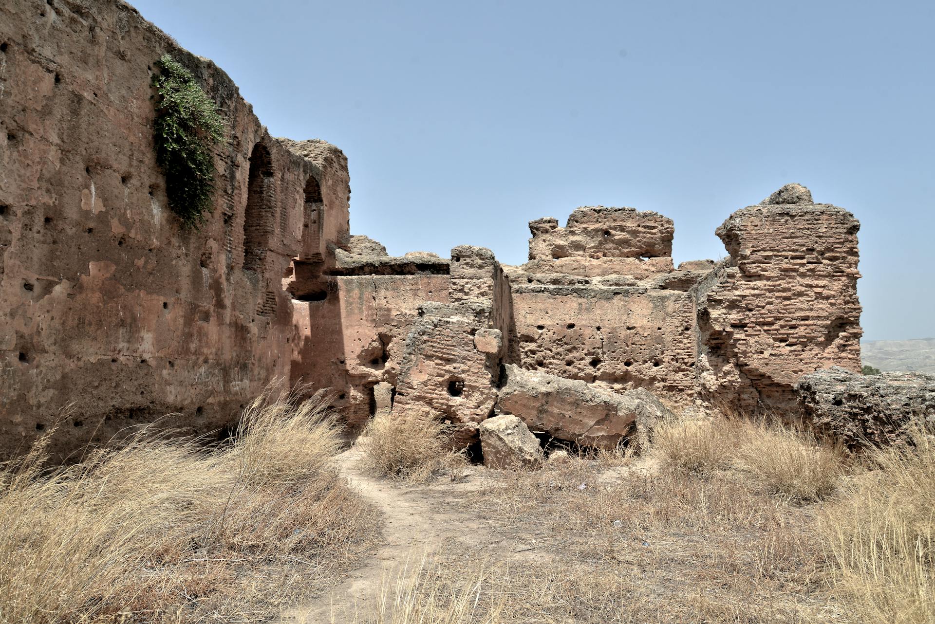 Explore the ancient ruins of Taza, Morocco with this stunning outdoor photograph.