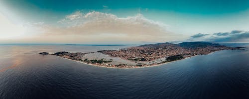 Yoğun Nüfuslu Adanın Havadan Fotoğrafı