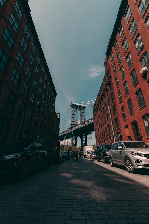 Foto profissional grátis de arquitetura, brooklyn, carros estacionados