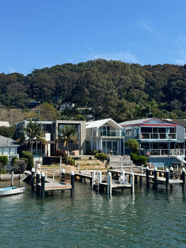 Brisbane Luxury Waterfront - Waterfront Homes on Brisbane Waters