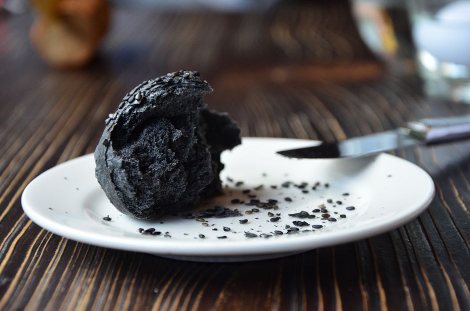 Polvo de carbón activado negro utilizado como aditivo alimentario