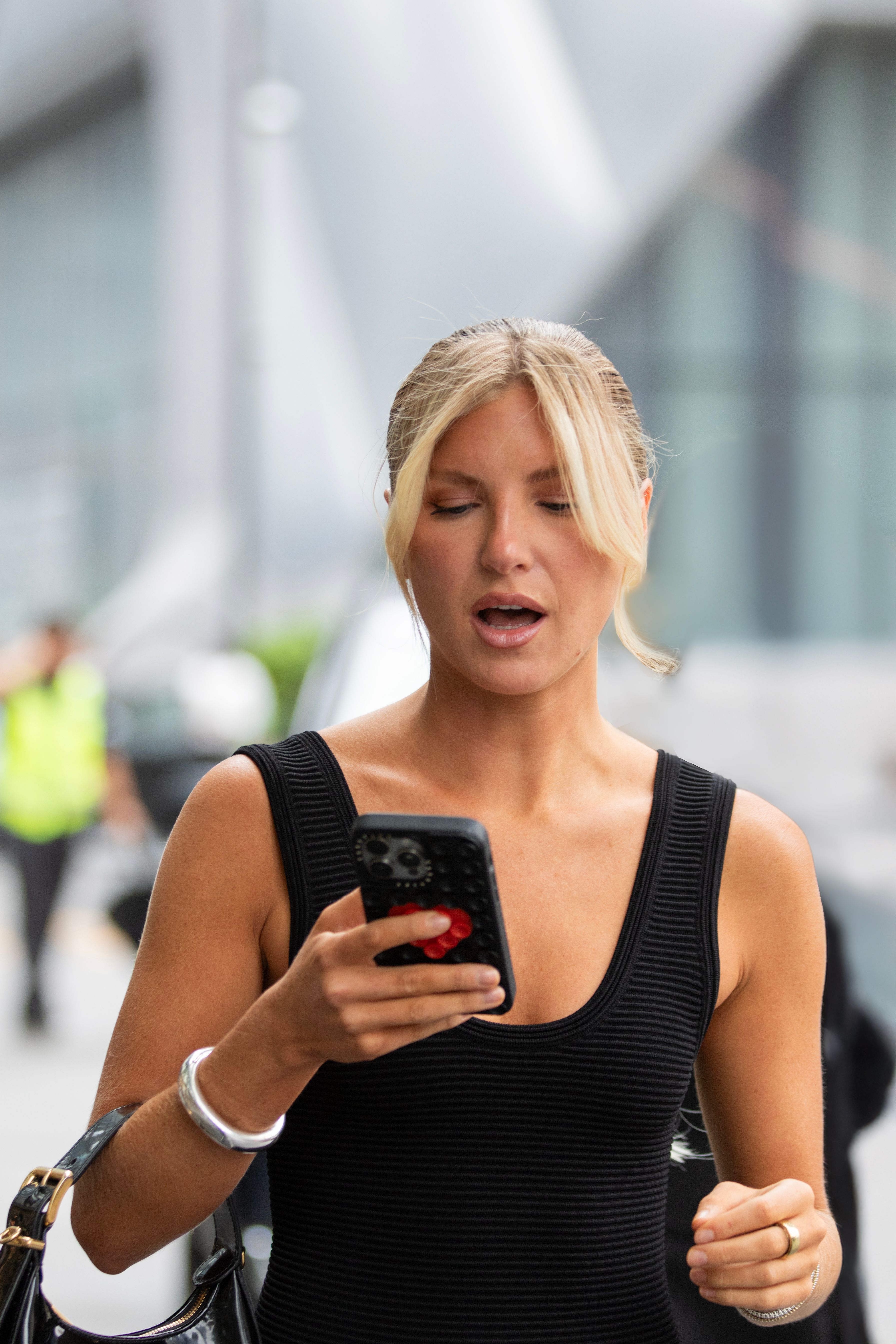 How Can I Talk To My Friends Offline? How Can I Talk To My Friends Offline?