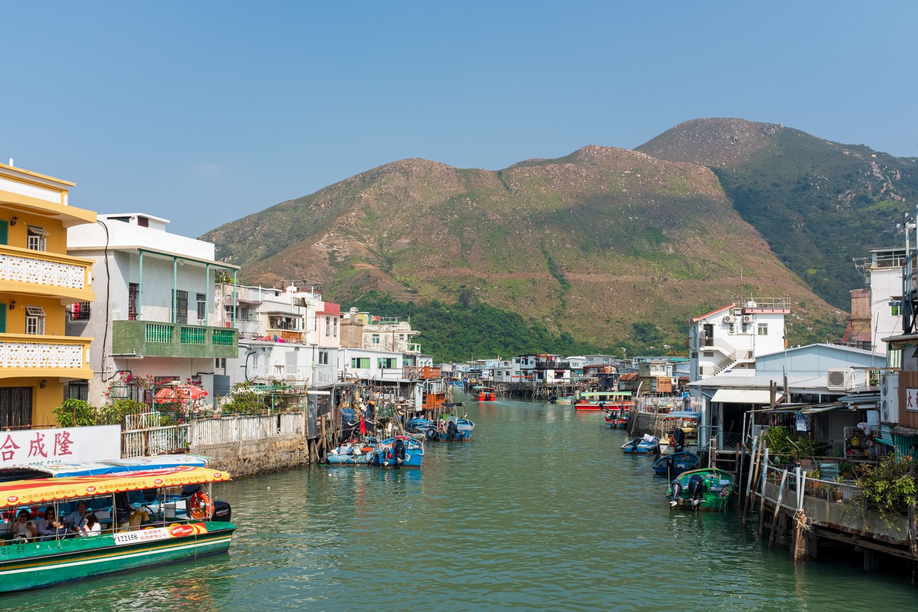 Menjelajahi Ngong Ping Village di Hong Kong: Panduan Lengkap untuk Wisatawan Indonesia