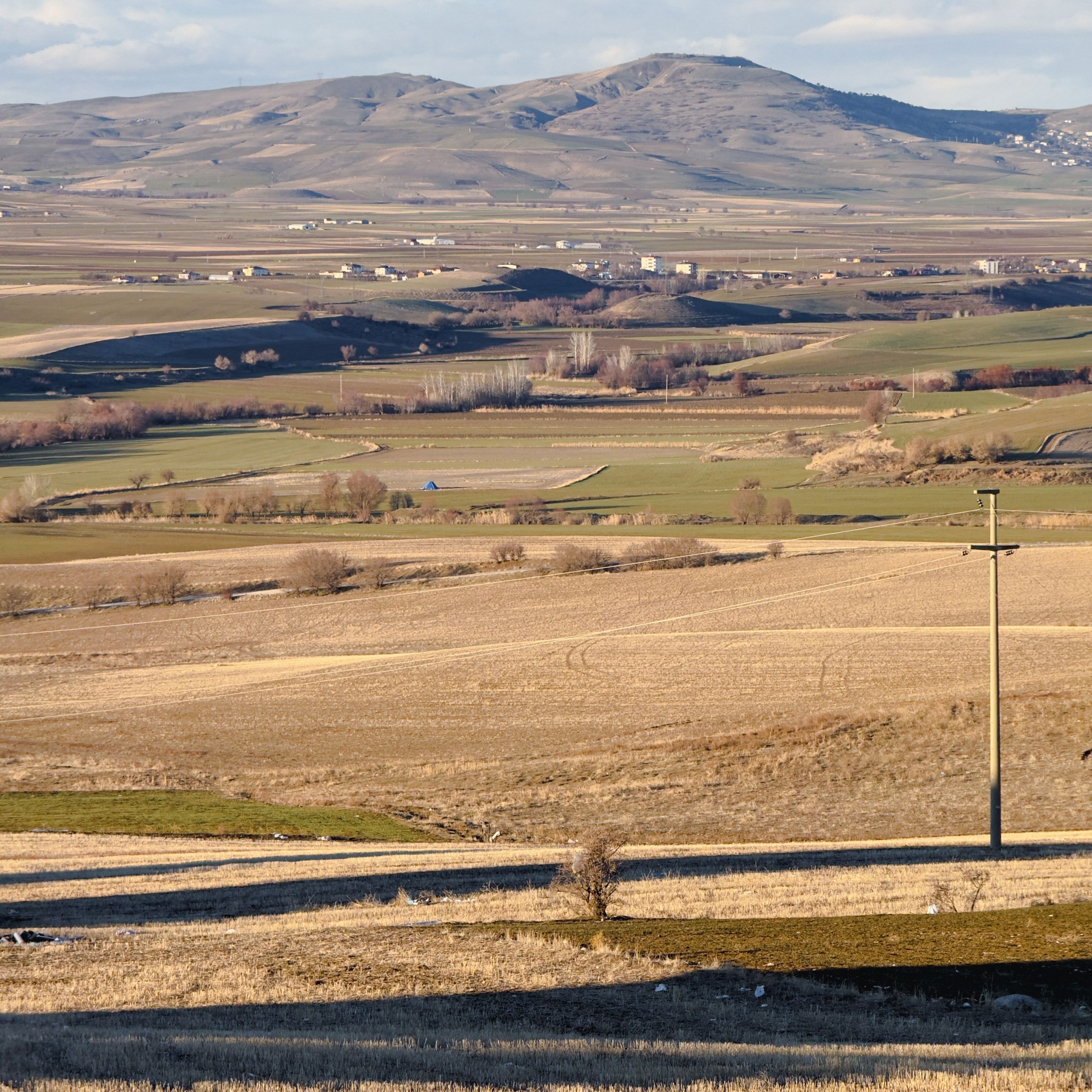 Scenic Rural Landscape in Kovancılar, Türkiye · Free Stock Photo