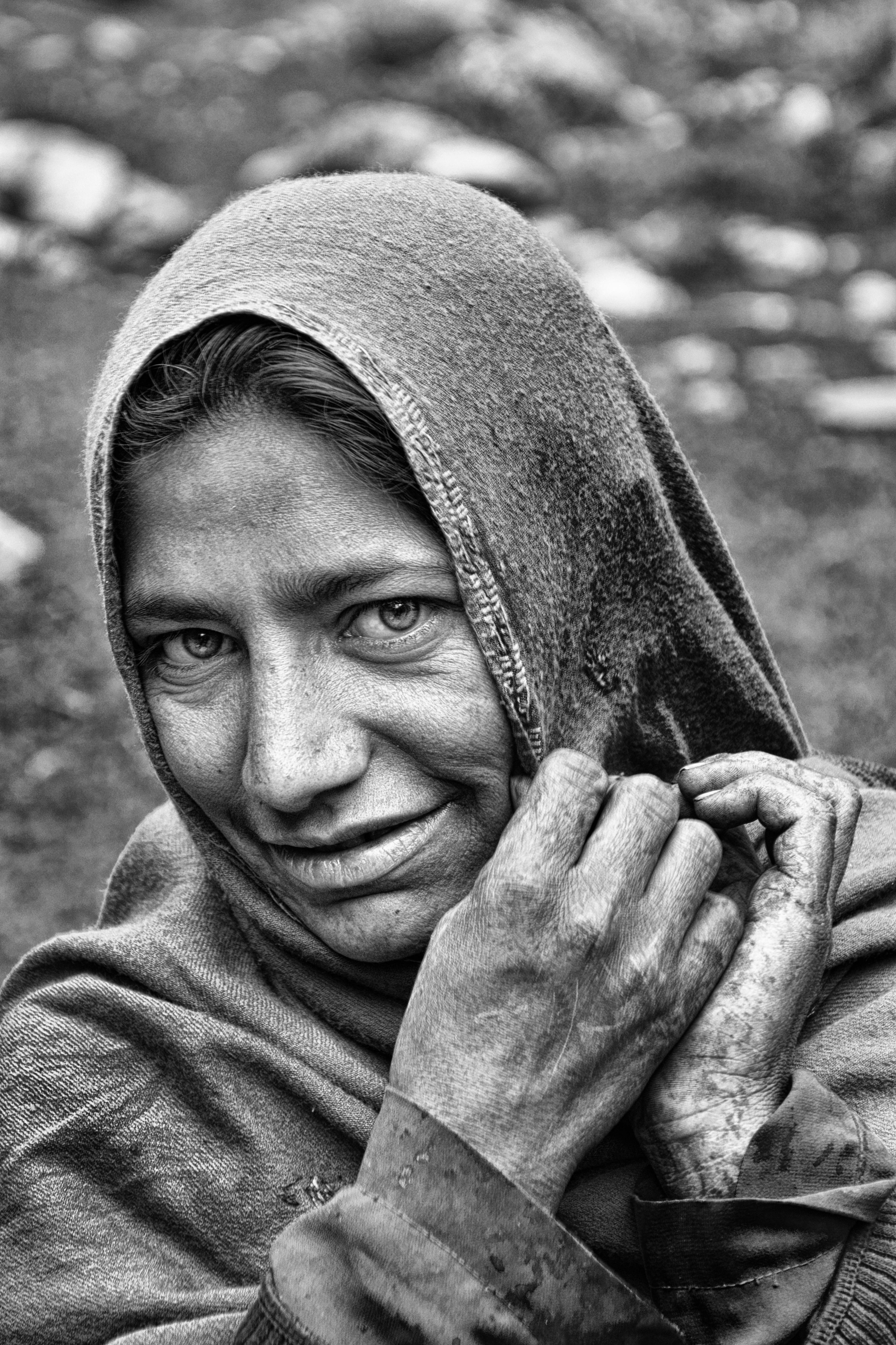 Black and White Portrait of a Smiling Woman · Free Stock Photo, image size:3775x5662