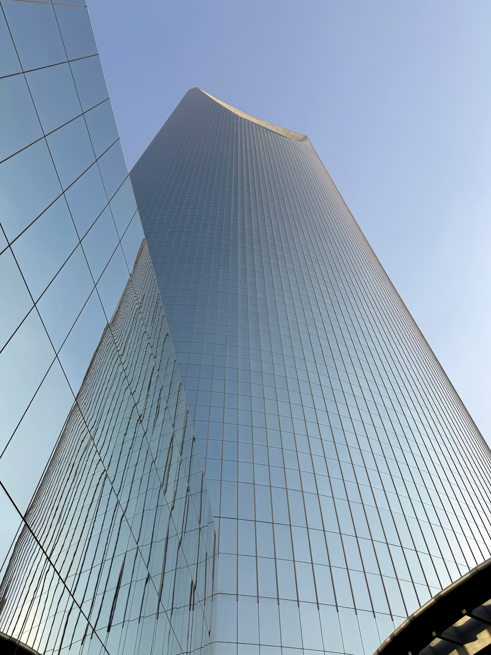 Clear Design Riyadh View of Illuminated Kingdom Centre, Riyadh, Saudi Arabia · Free Stock Photo