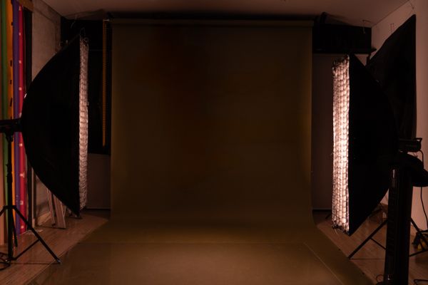Studio lighting setup — photo by Israyosoy S. on Pexels
