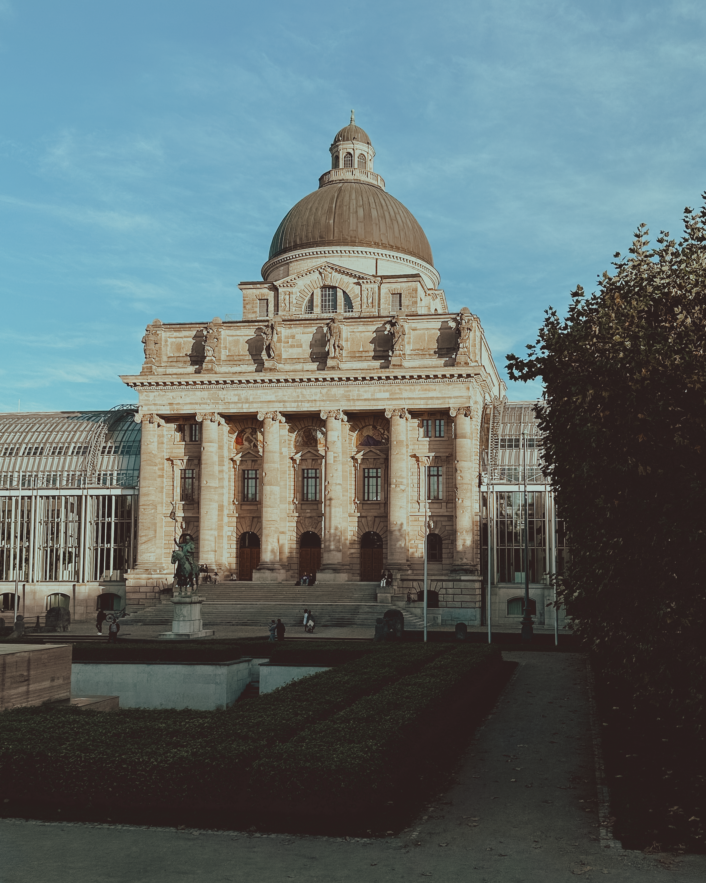 Historic Building Under Clear Blue Sky · Free Stock Photo
