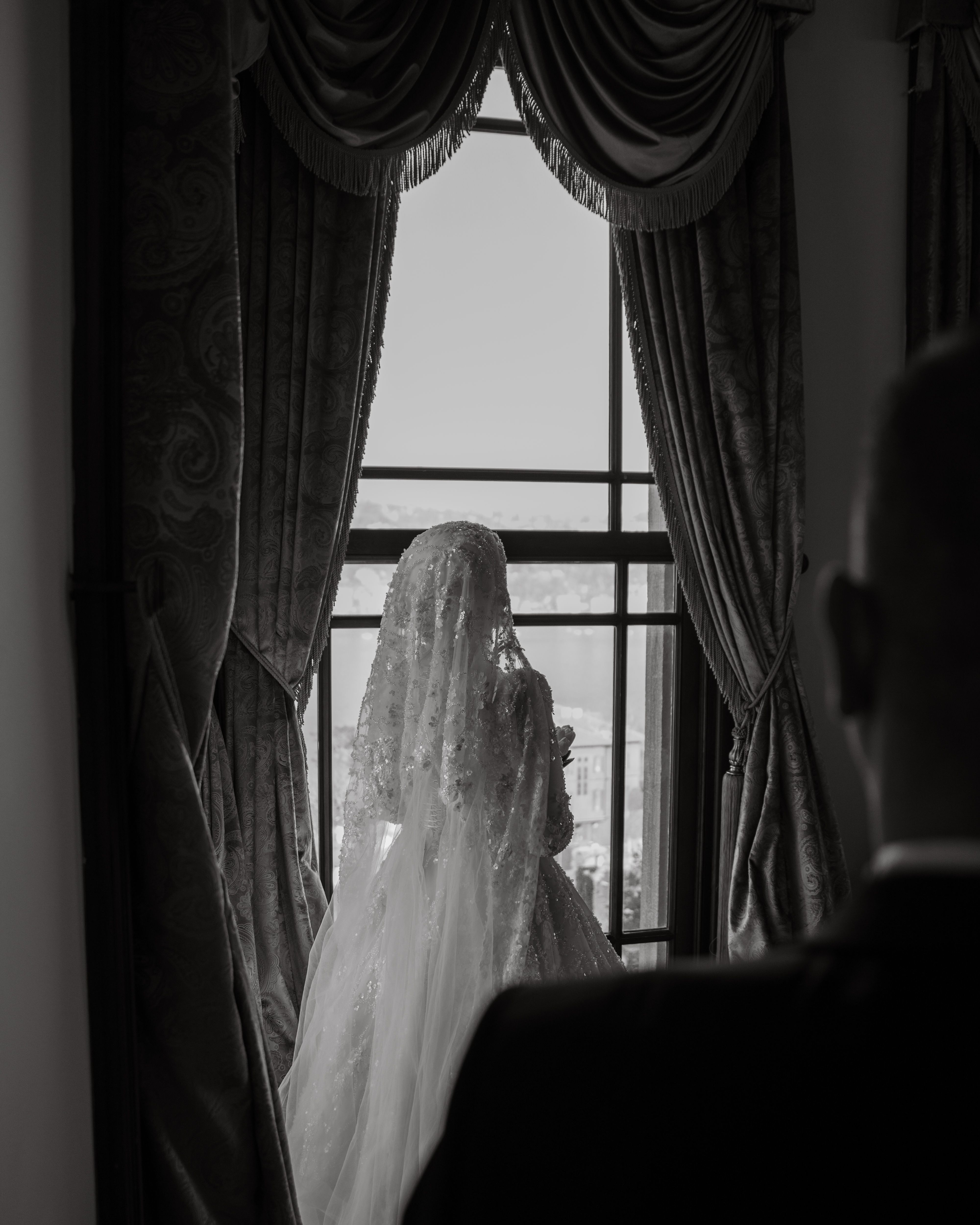 Bride in Veil and Wedding Dress Posing on Chair · Free Stock Photo