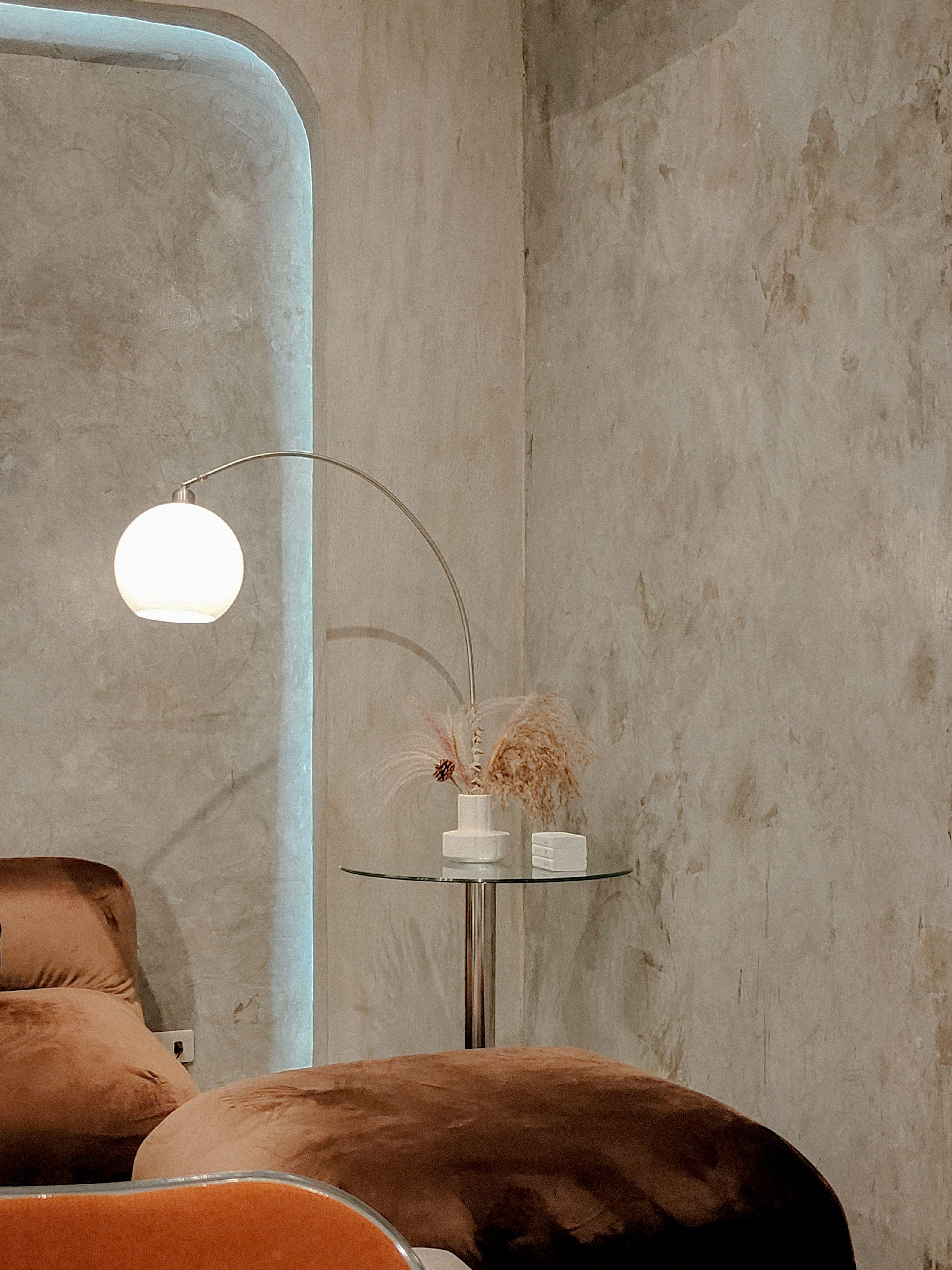 Modern Minimalist Interior with Cozy Lighting · Free Stock Photo