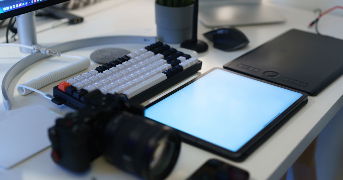 Freelance Graphic Design Rates: What to Charge in 2026