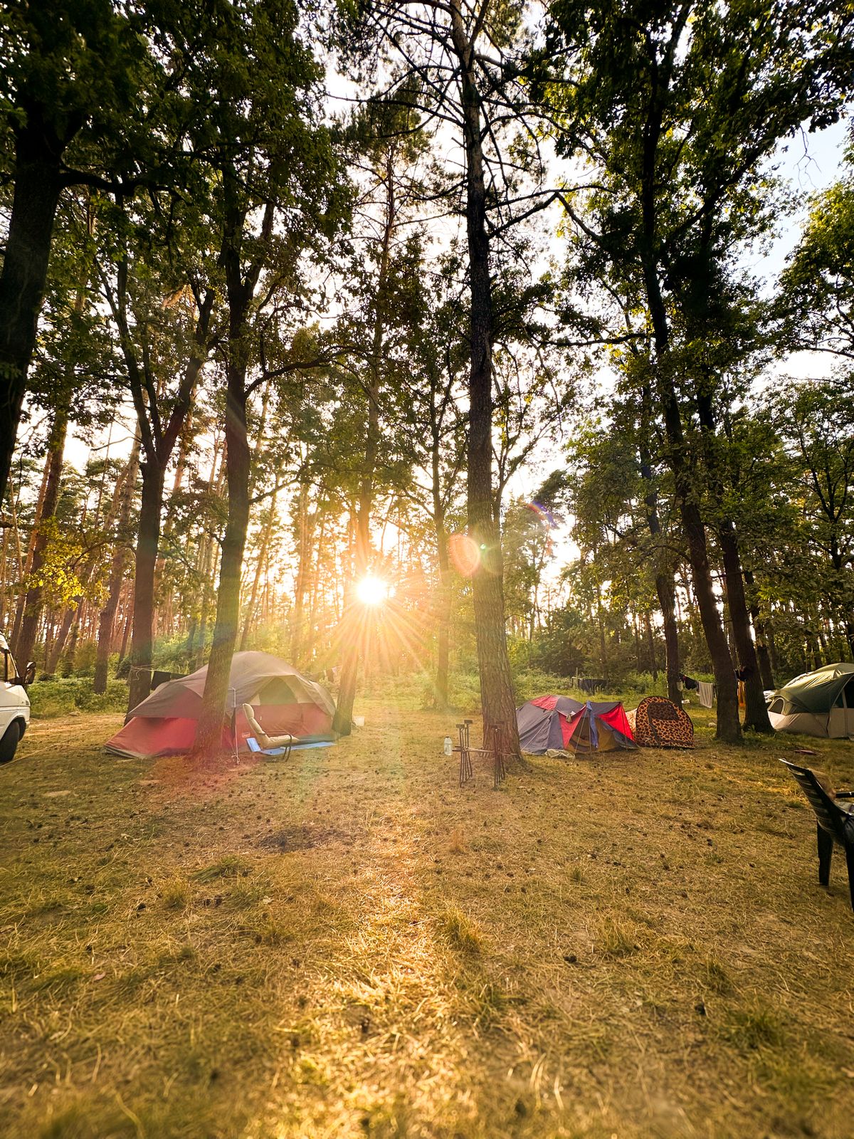 Eigen tent op een camping