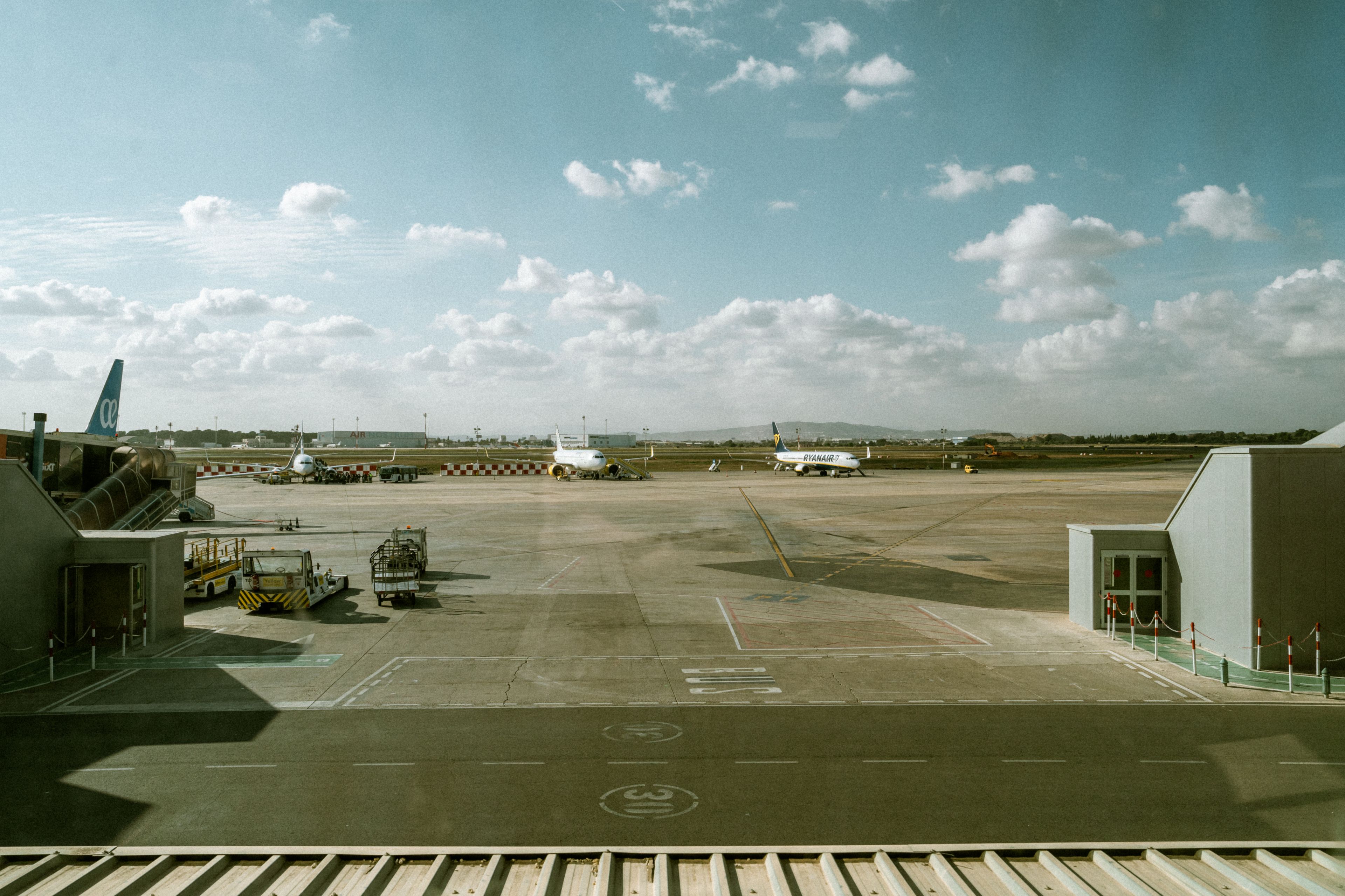 Toulouse-Lasbordes Airfield (LFCL), Balma, Haute-Garonne — private jet cleaning