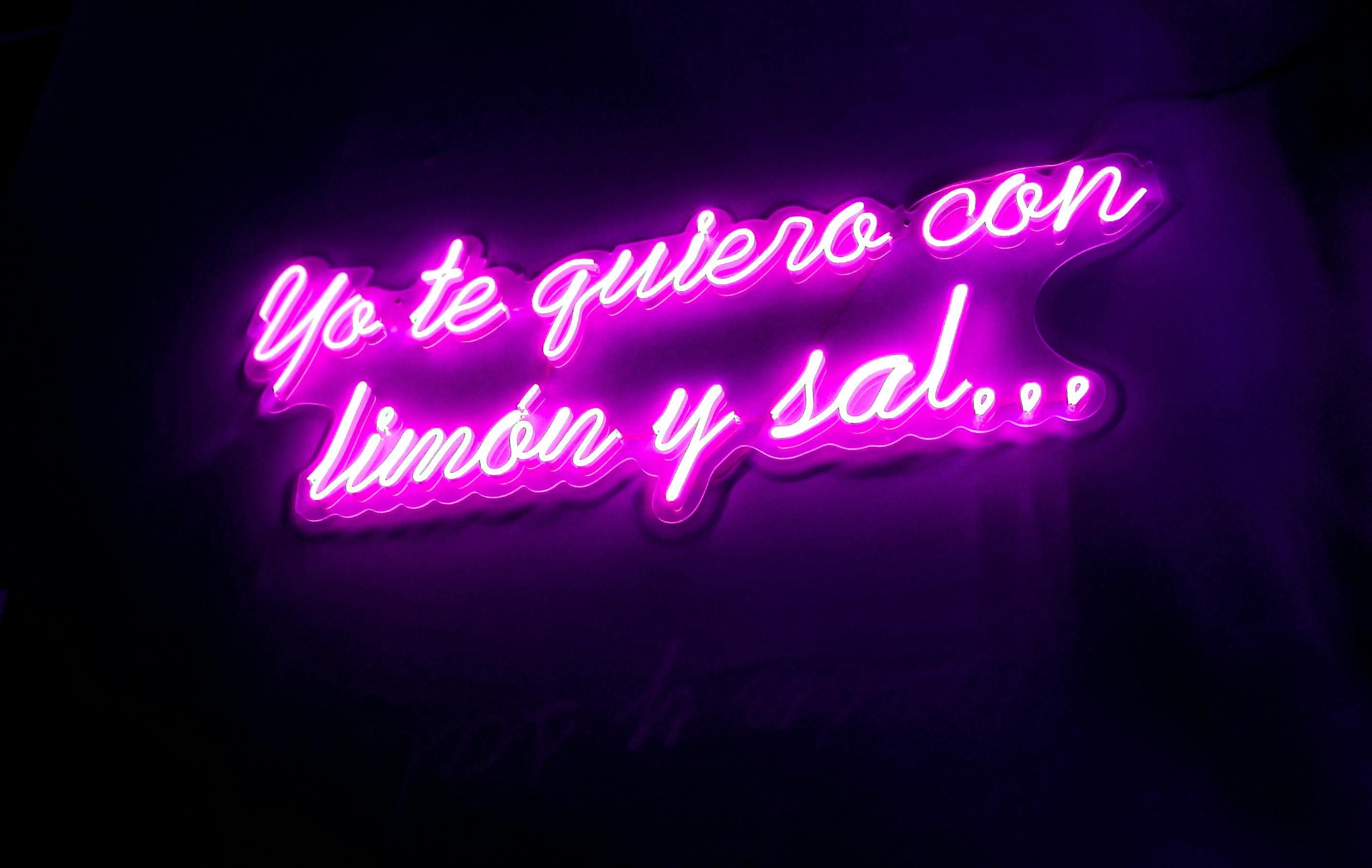 The 'Te Quiero 1000' Paradox: How to Copy-Paste Love Without Sounding Like a Robot