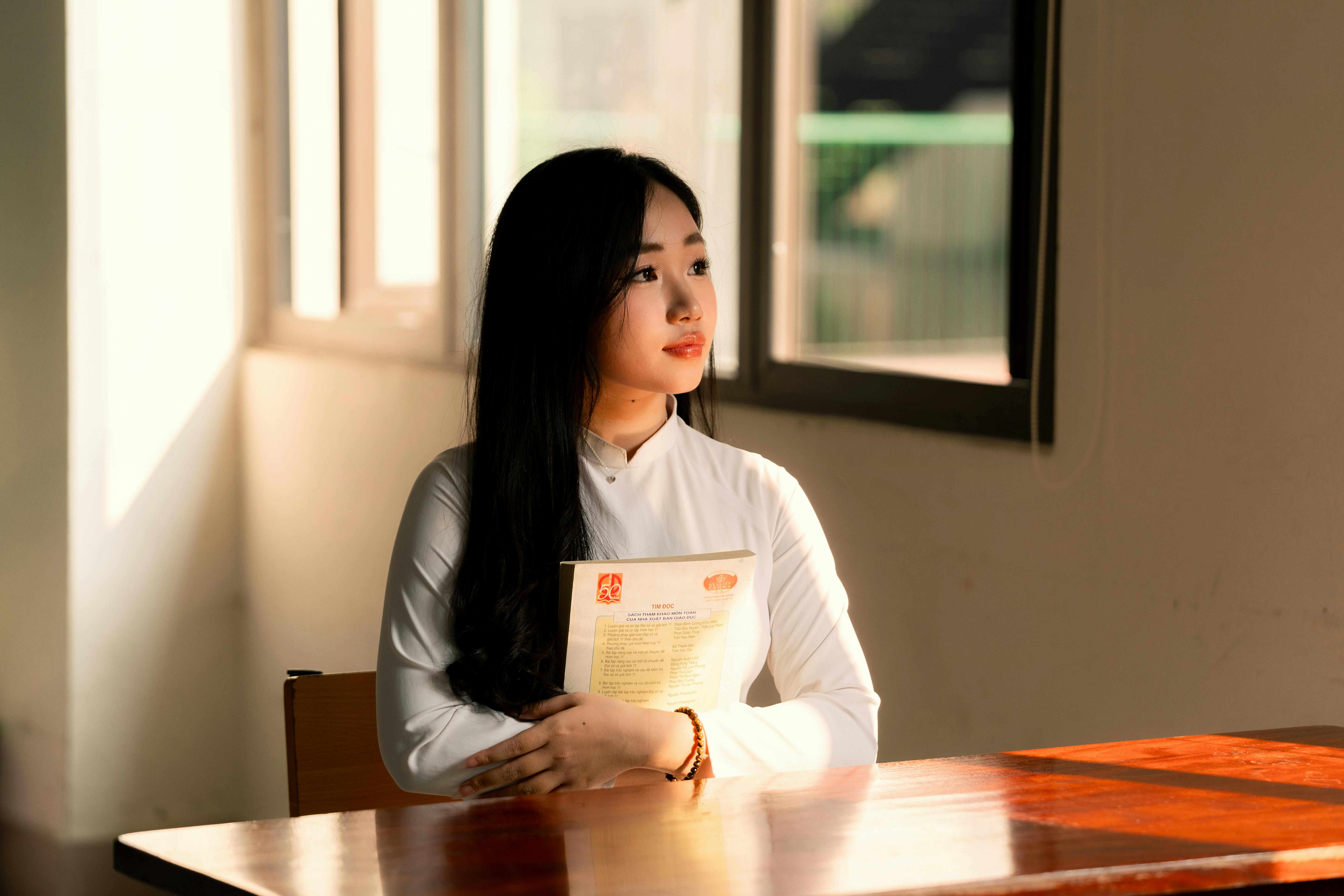 What to Do While Waiting for College Admissions Decisions — Photo by Hòa Lê Đình on Pexels