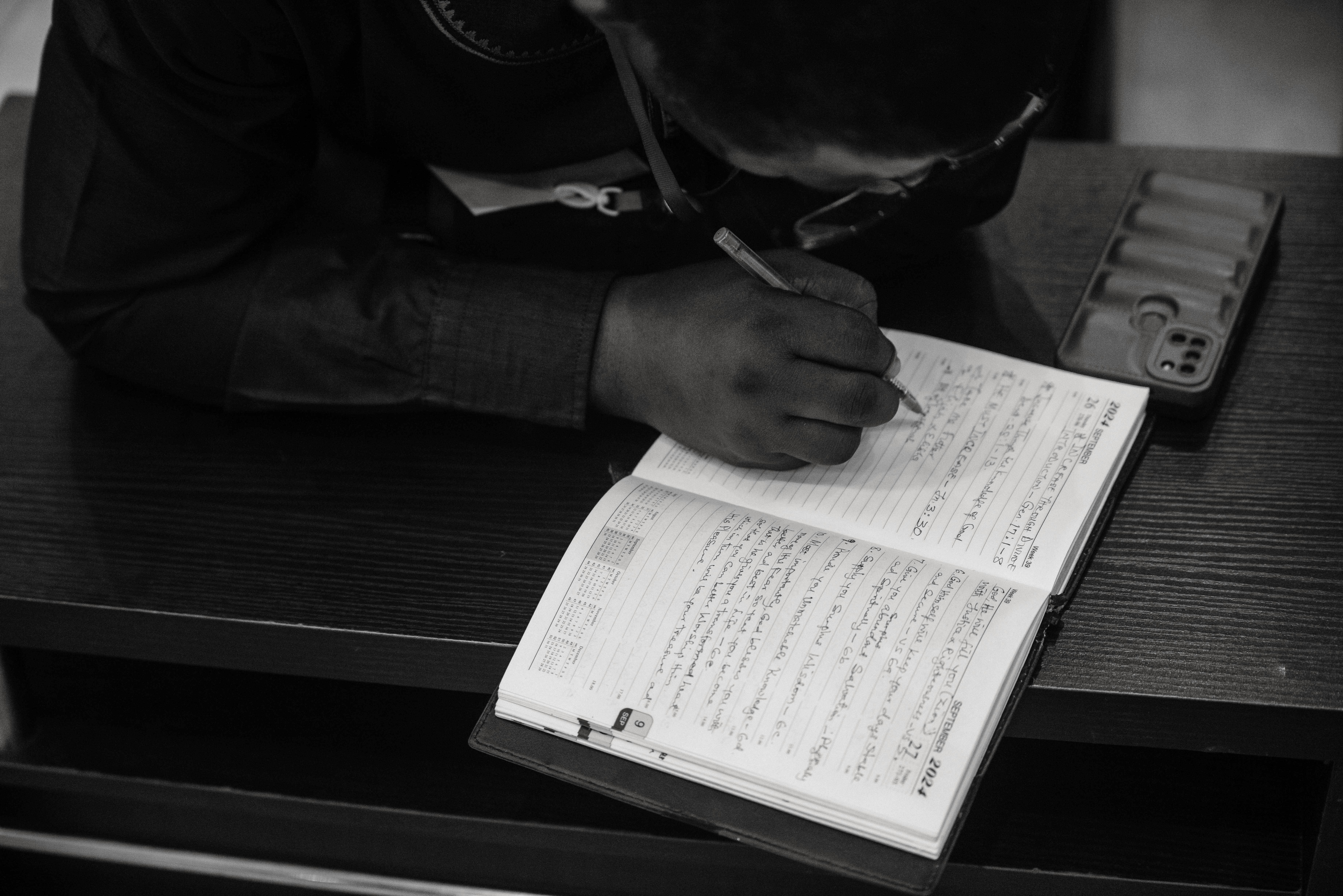 language learning journal — Photo by Tosin Superson on Pexels