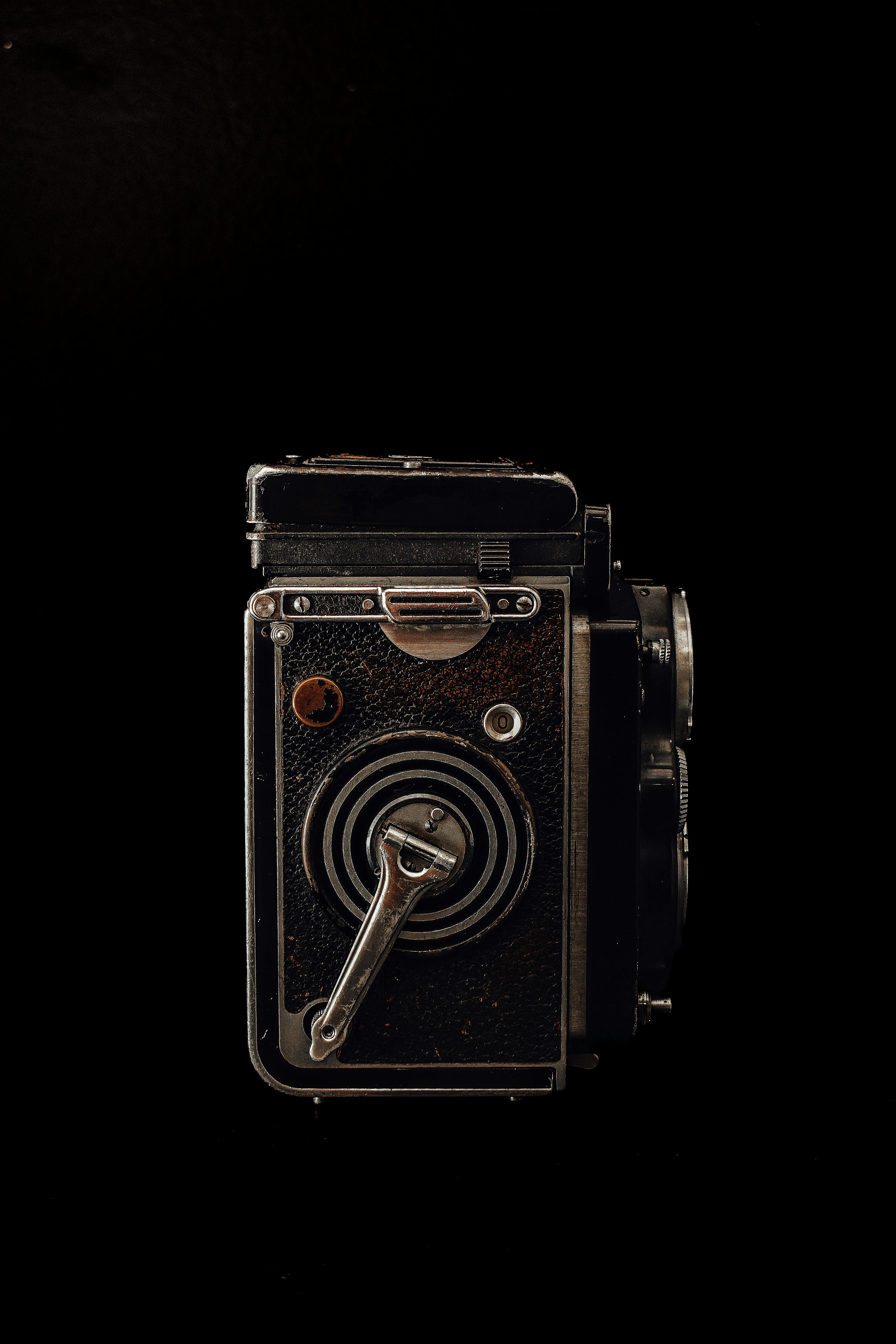 Gratis Cámara Vintage Sobre Fondo Negro Foto de stock