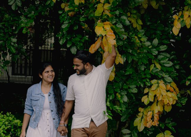 Online dating: starting a conversation on a niche platform