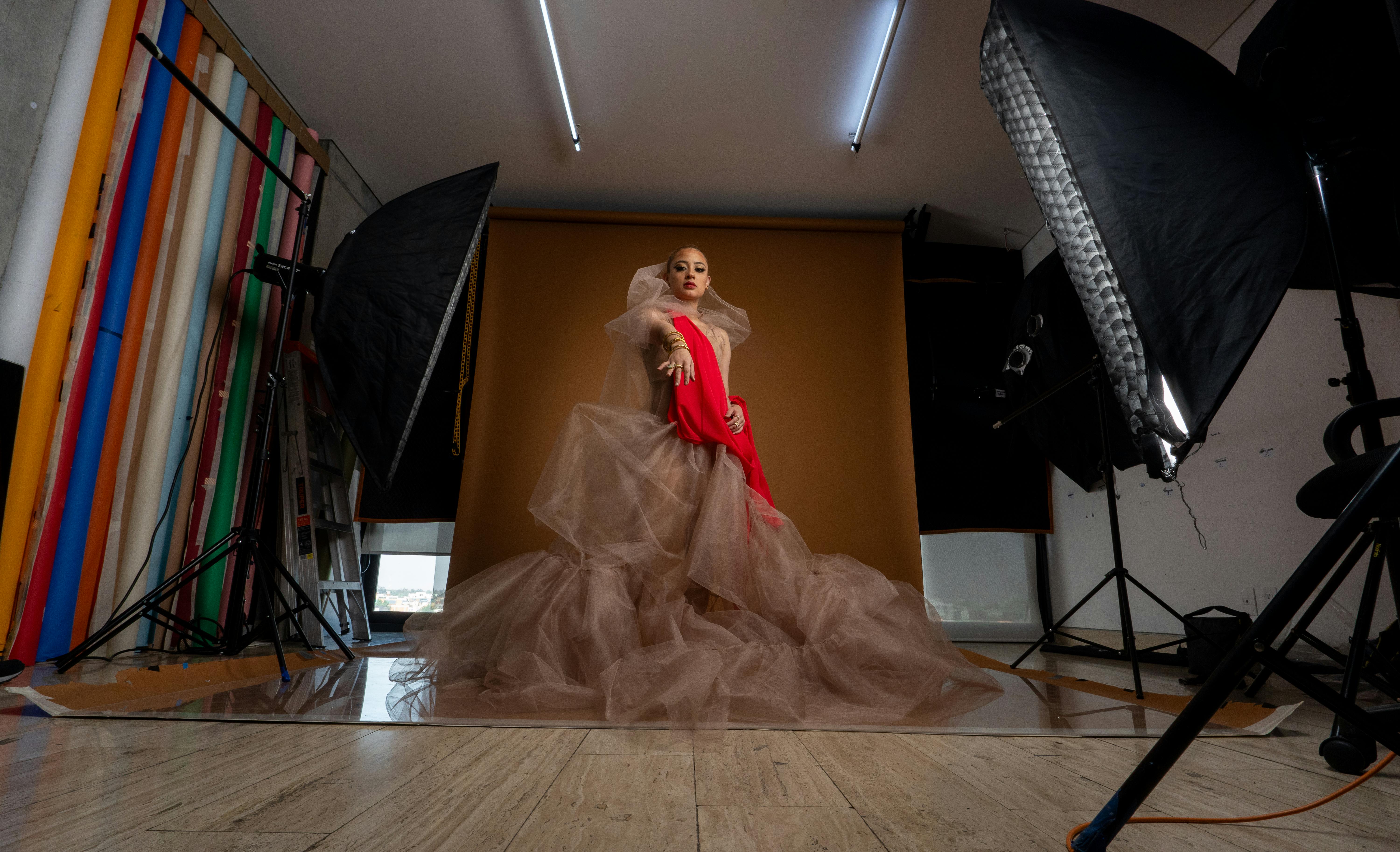 เปิดรับสมัครนางแบบ fitting เปิดรับสมัครนางแบบ fitting