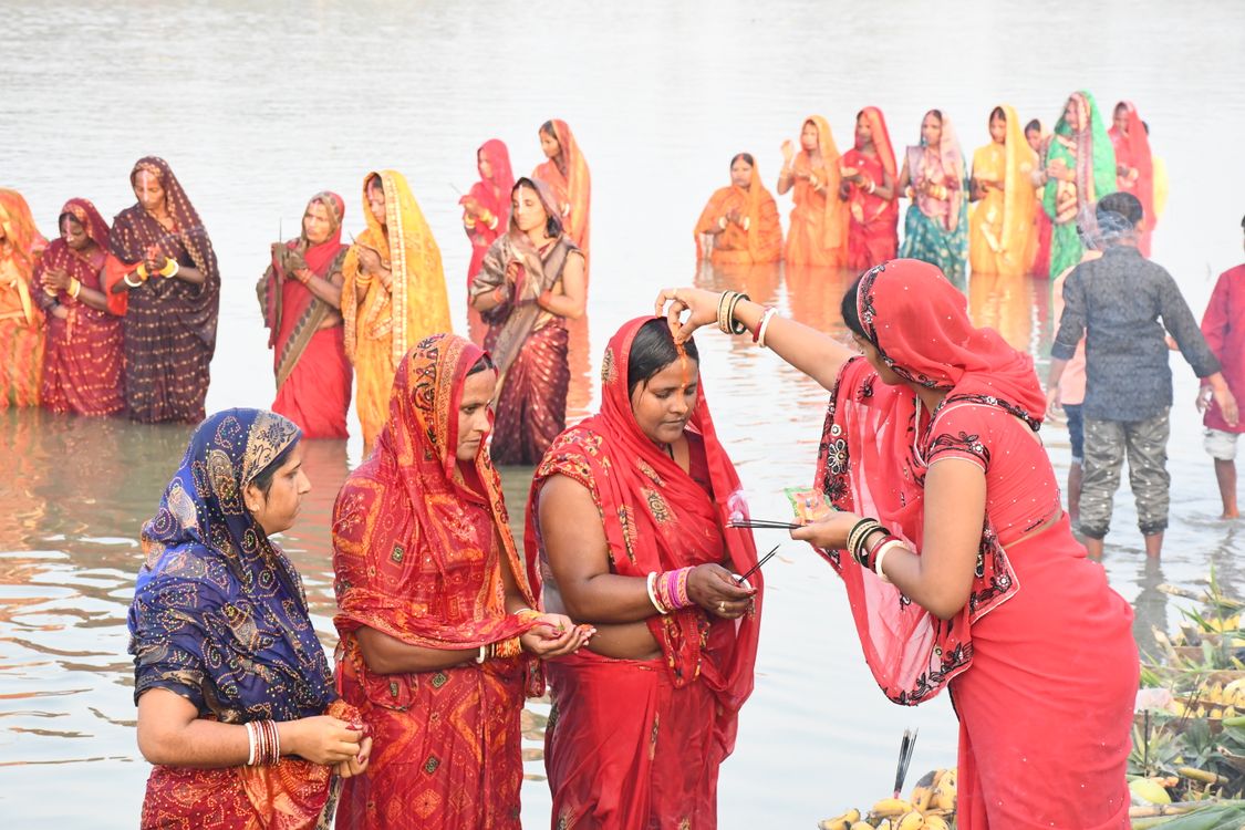 Chhatt Women Celebrating Chhath Puja Festival by River · Free Stock Photo