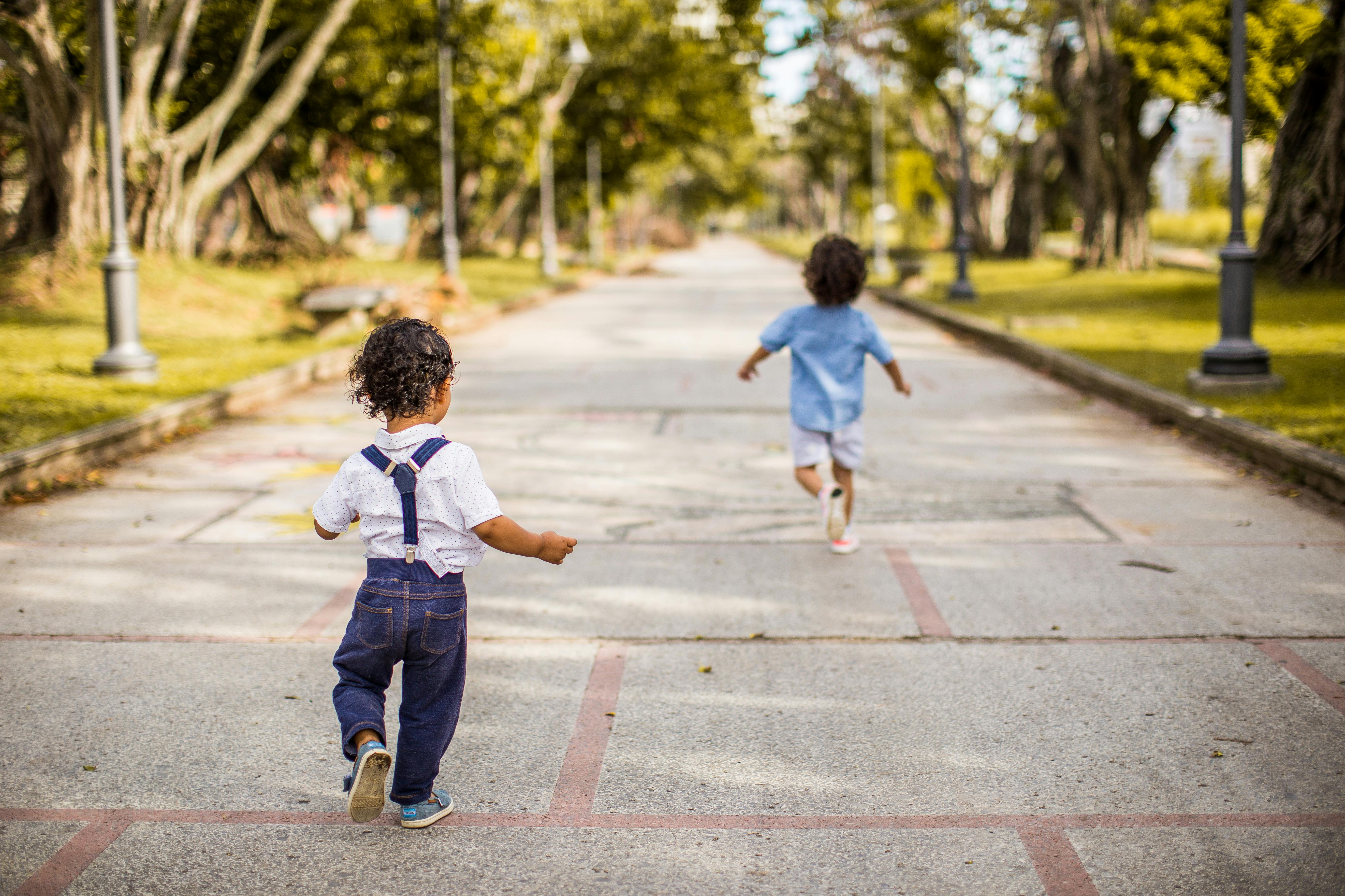 2 2025 kids running