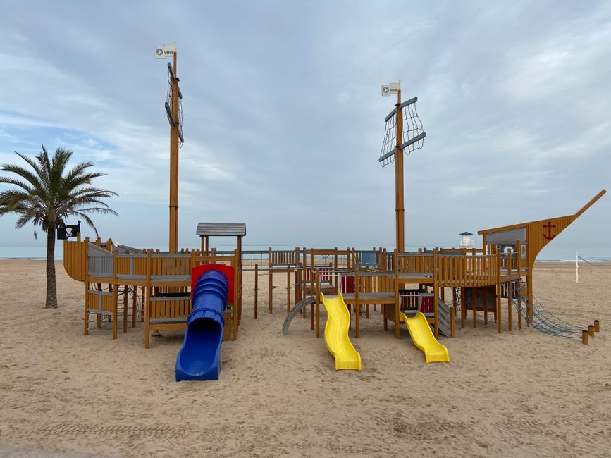 Accede al paraíso: hotel 4* en Gandía con todo incluido y toboganes a partir de 66€