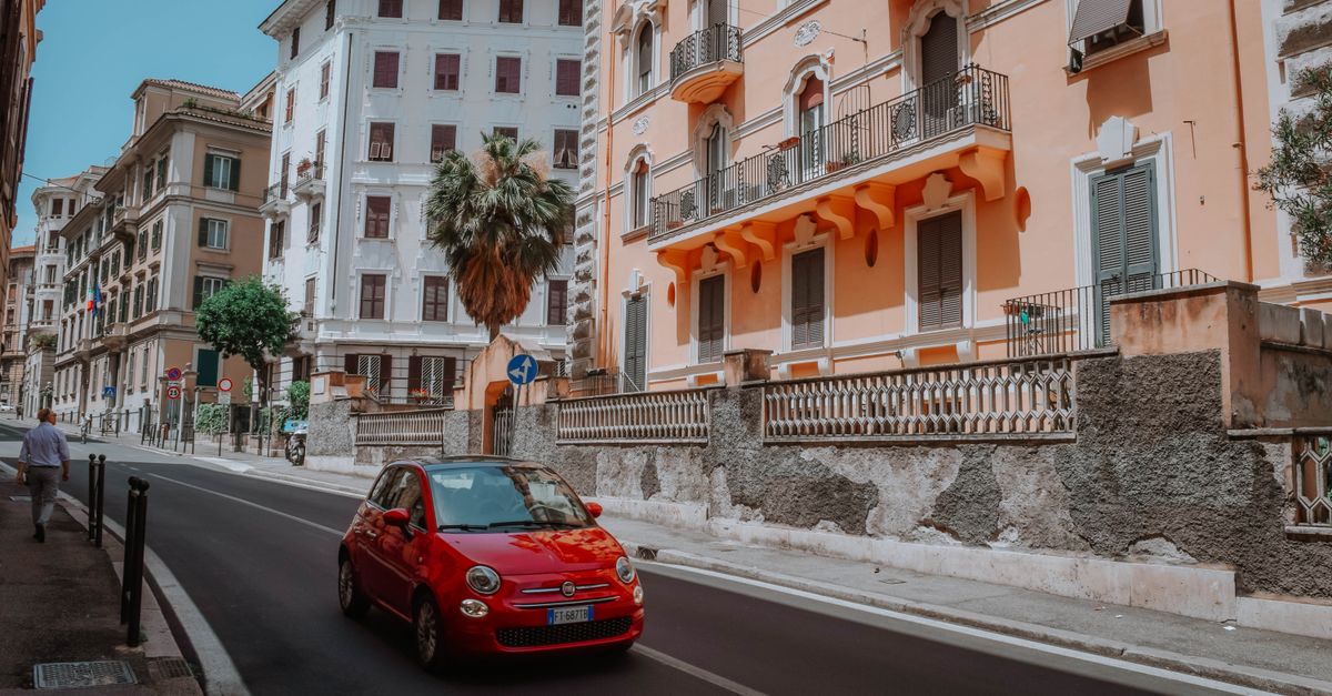 Профессиональные студийные фотографии автомобилей