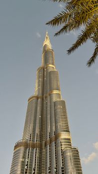 Stunning view of Burj Khalifa under clear blue skies in Dubai, UAE.