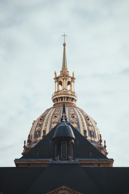 Free Elegant architectural dome in Paris, showcasing intricate details against a winter sky. Stock Photo