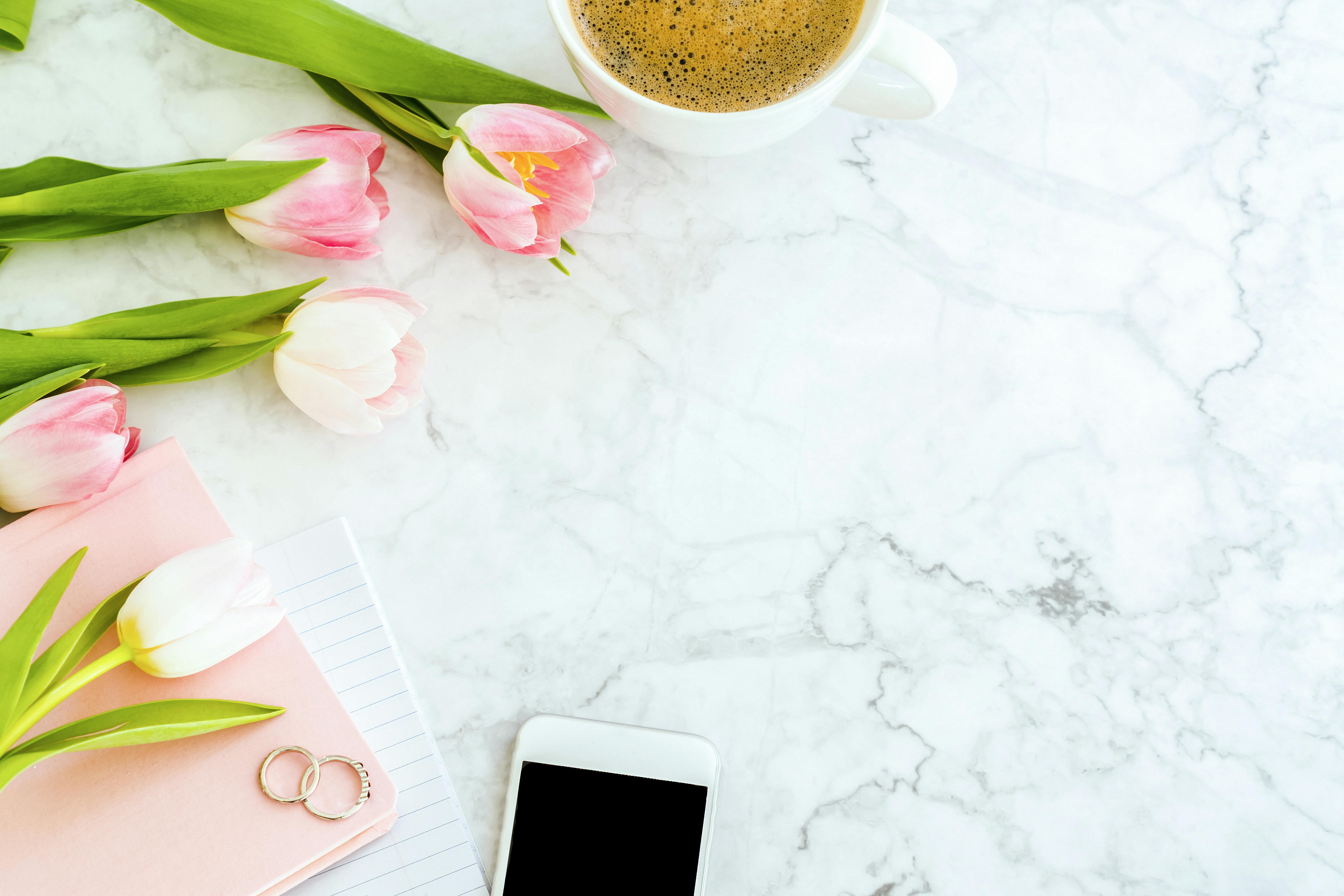 Spring Cleaning Goes Digital: ‘Brunch with Babs’ Shares Tips to Declutter Your Online Life — Photo by Ylanite Koppens on Pexe