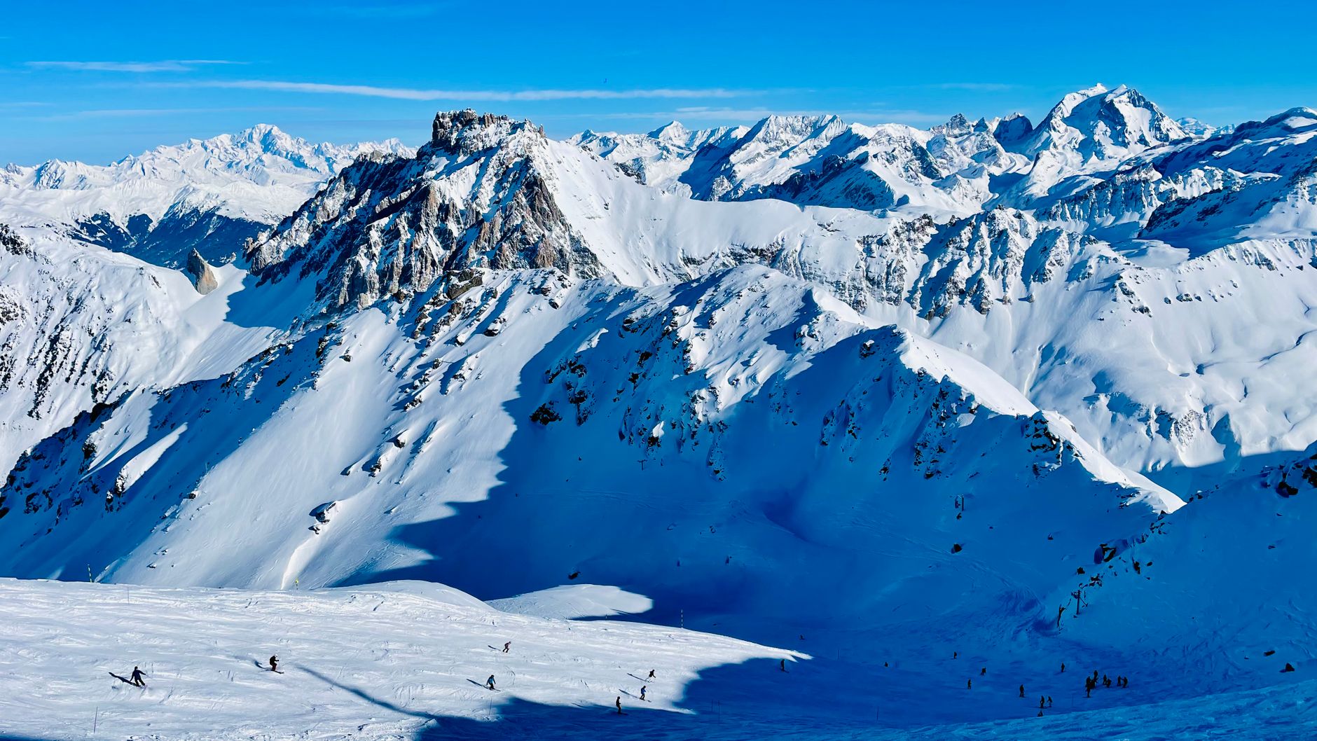 Ist Verbier das neue Ibiza? Ein Luxus-Reiseführer zum Nachtleben in den Schweizer Alpen