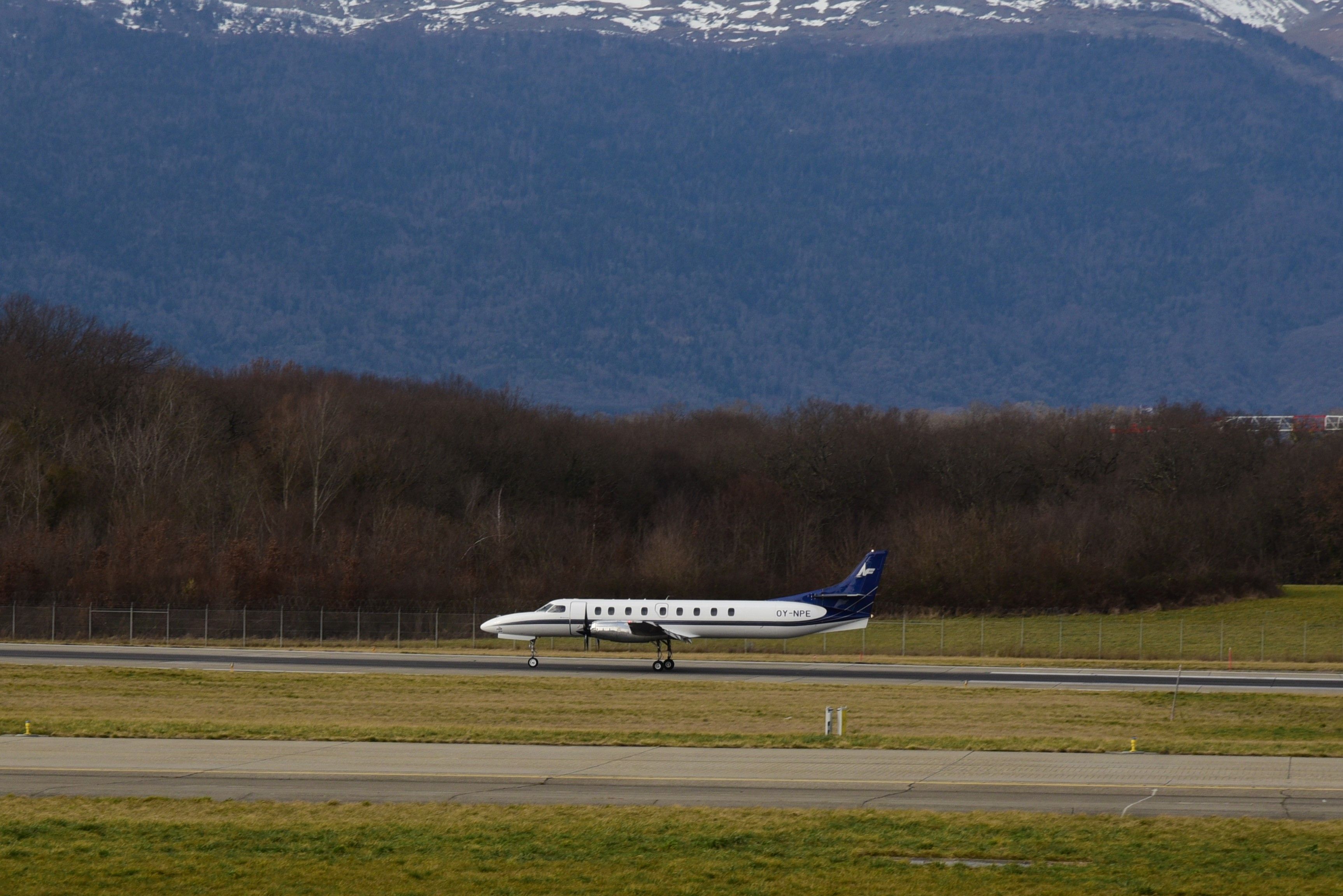 Rodez–Aveyron Airport (LFCR), Rodez/Marcillac — private jet cleaning