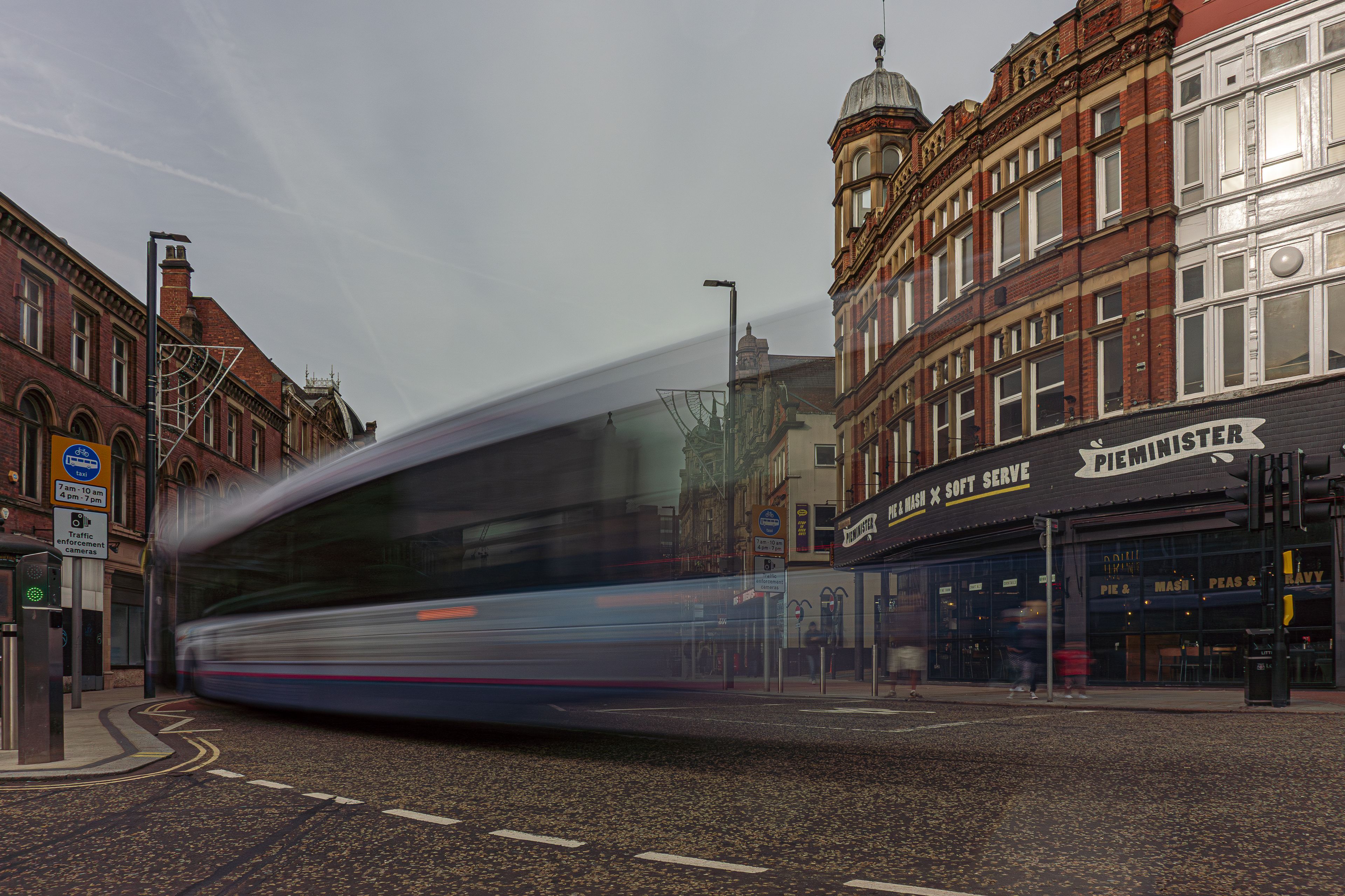 Leeds Bradford Airport — luxury chauffeur travel
