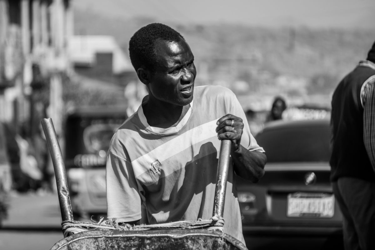 student moves in Pulloxhill — Student Moves in Pulloxhill — the working end of the job
